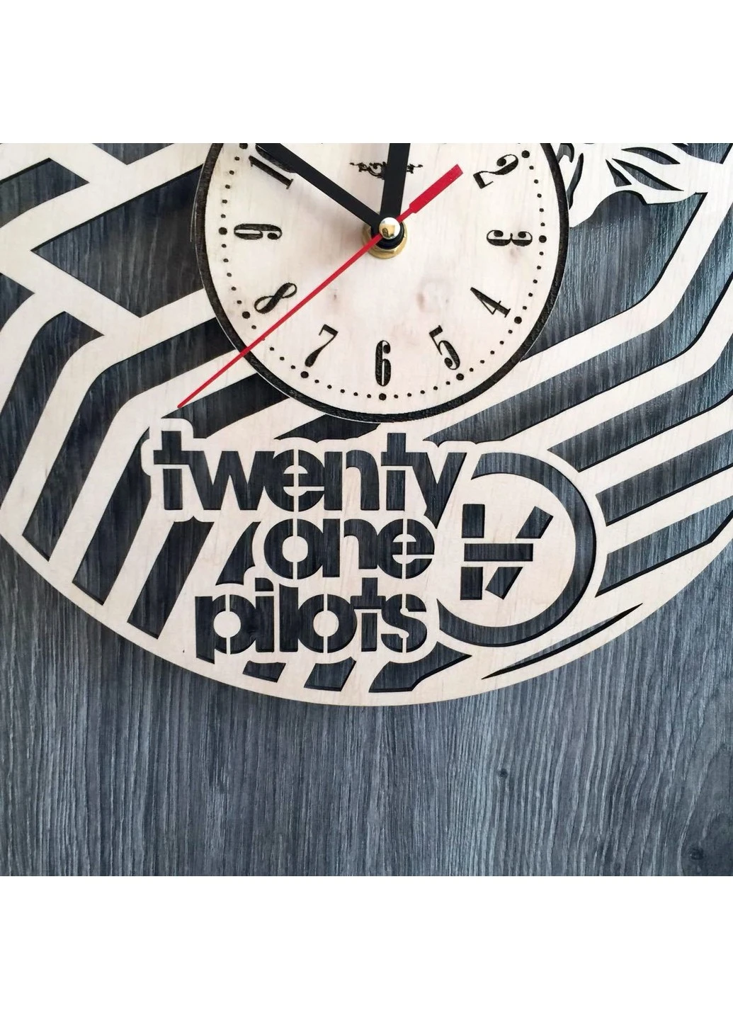 Часы деревянные концептуальные "Twenty One Pilots" 7Arts (253566487)