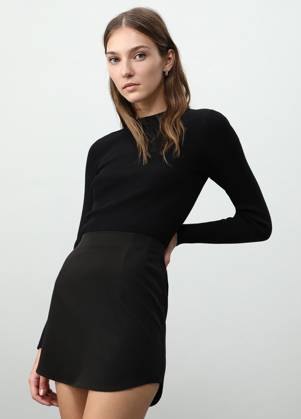 Черная кэжуал однотонная юбка Lefties