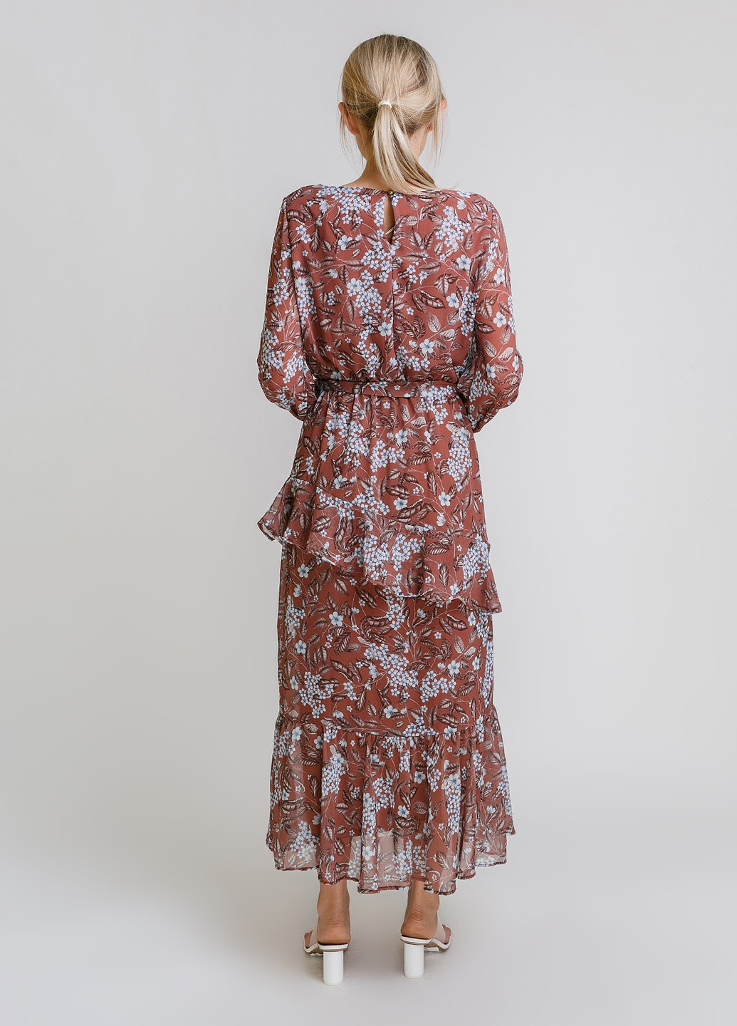 Коричневое кэжуал шифоновое платье с цветочным принтом No Brand с цветочным принтом