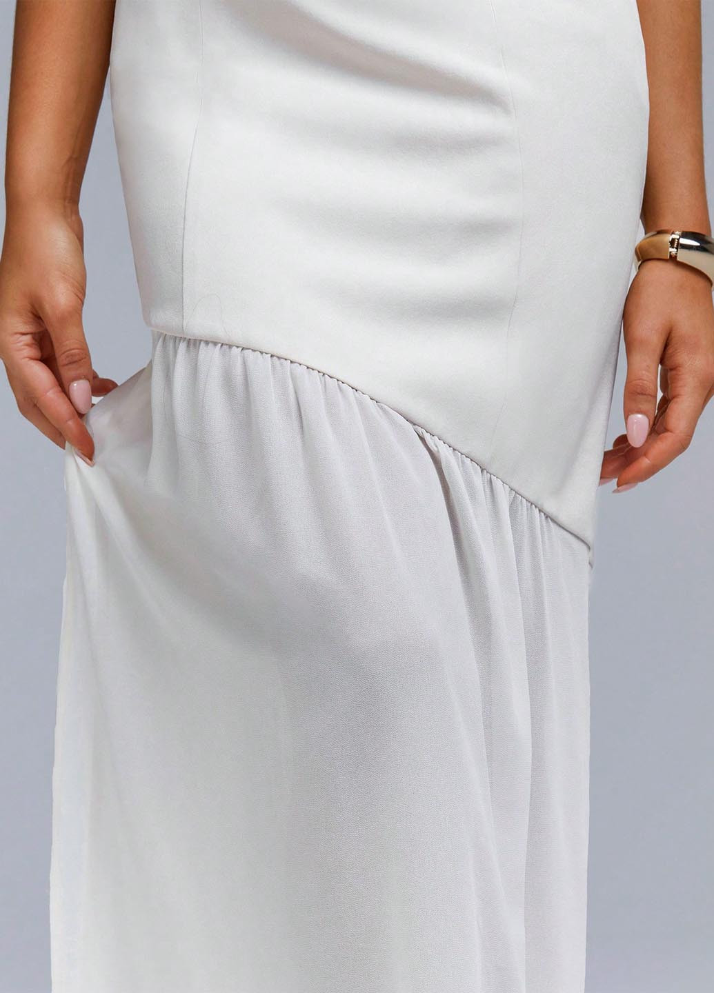 Айвори вечернее платье с открытыми плечами, бандо, с открытой спиной SHEIN однотонное