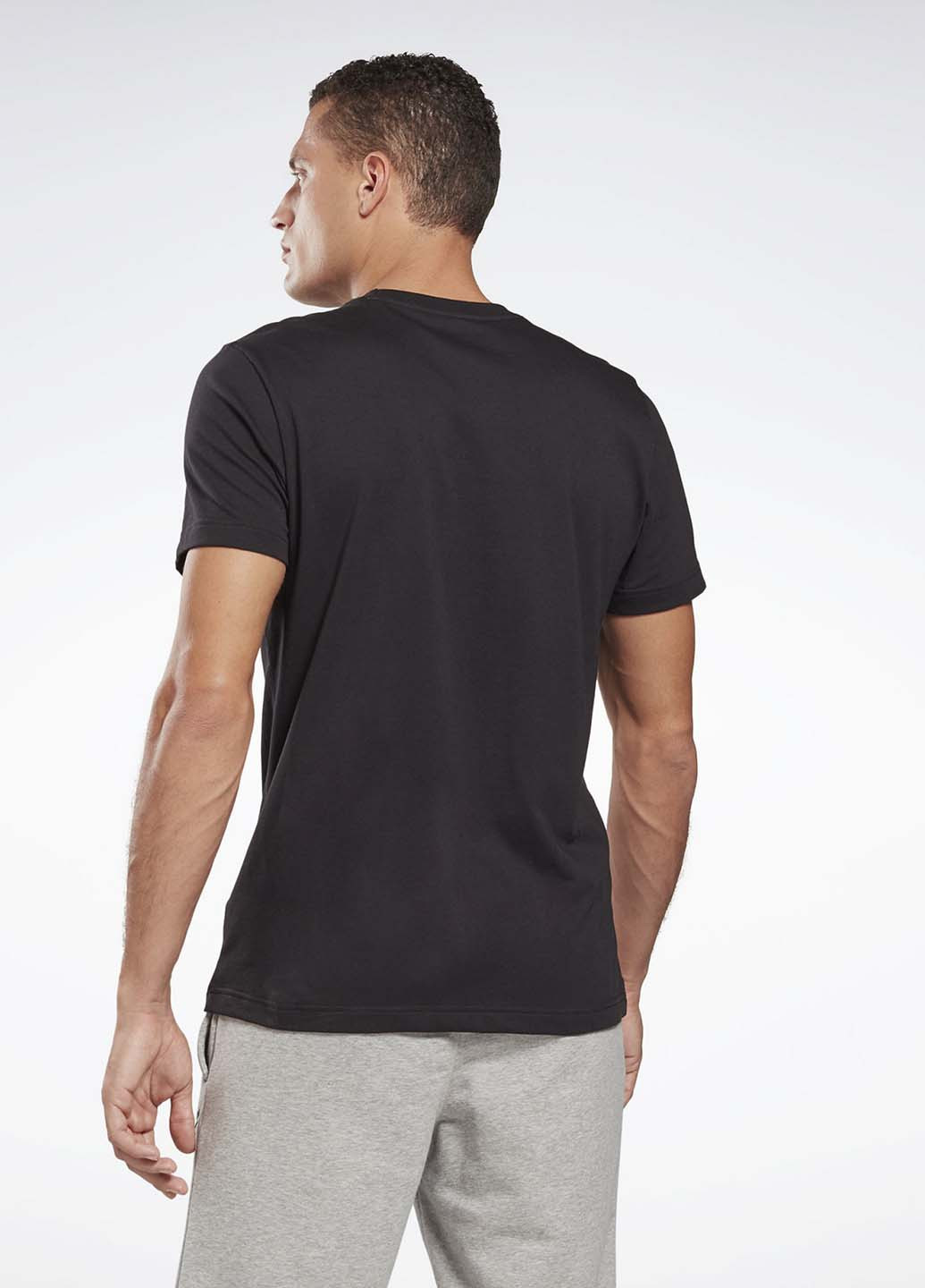 Черная футболка Reebok GJ0639