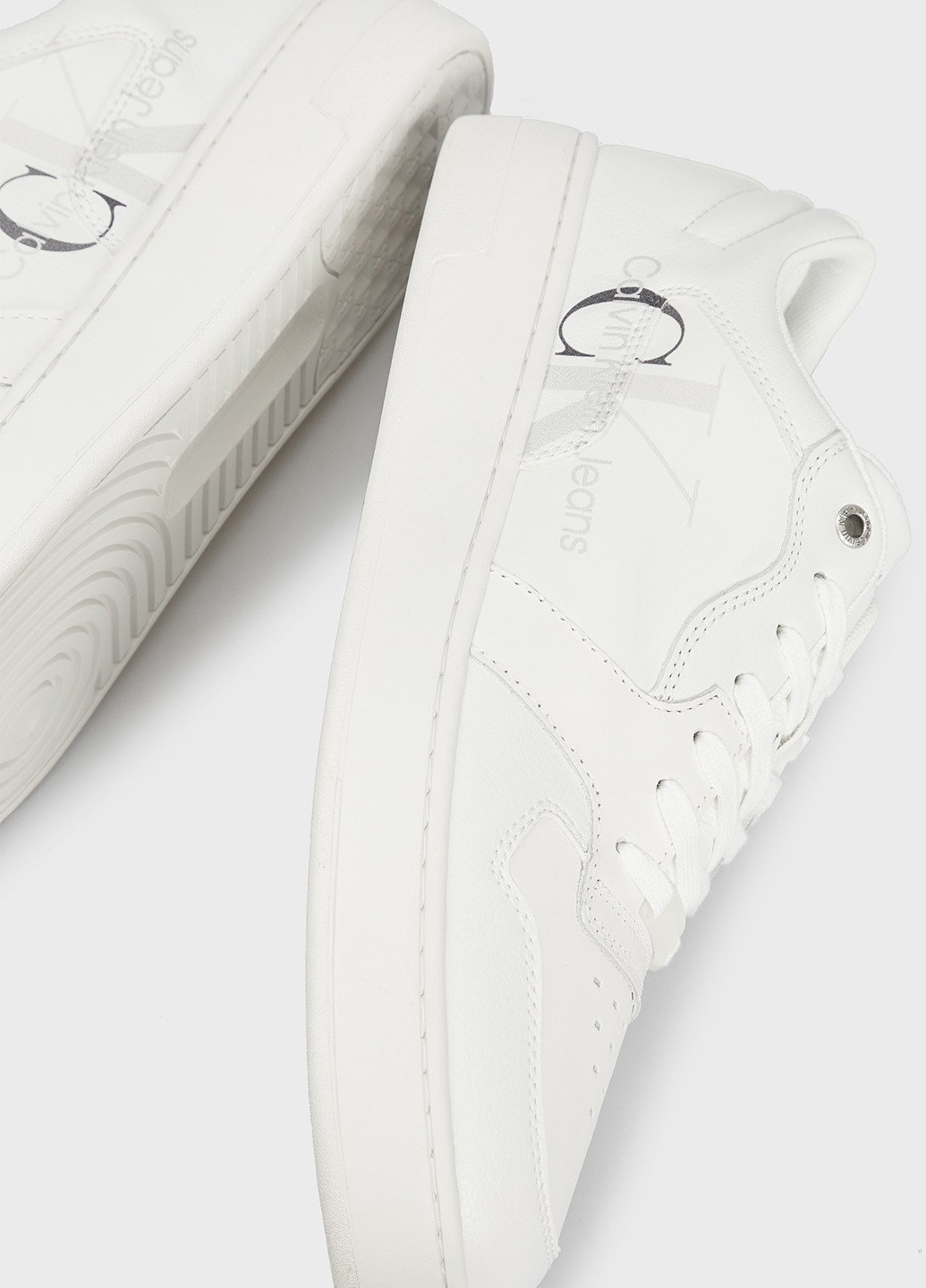 Белые всесезонные кроссовки Calvin Klein Jeans