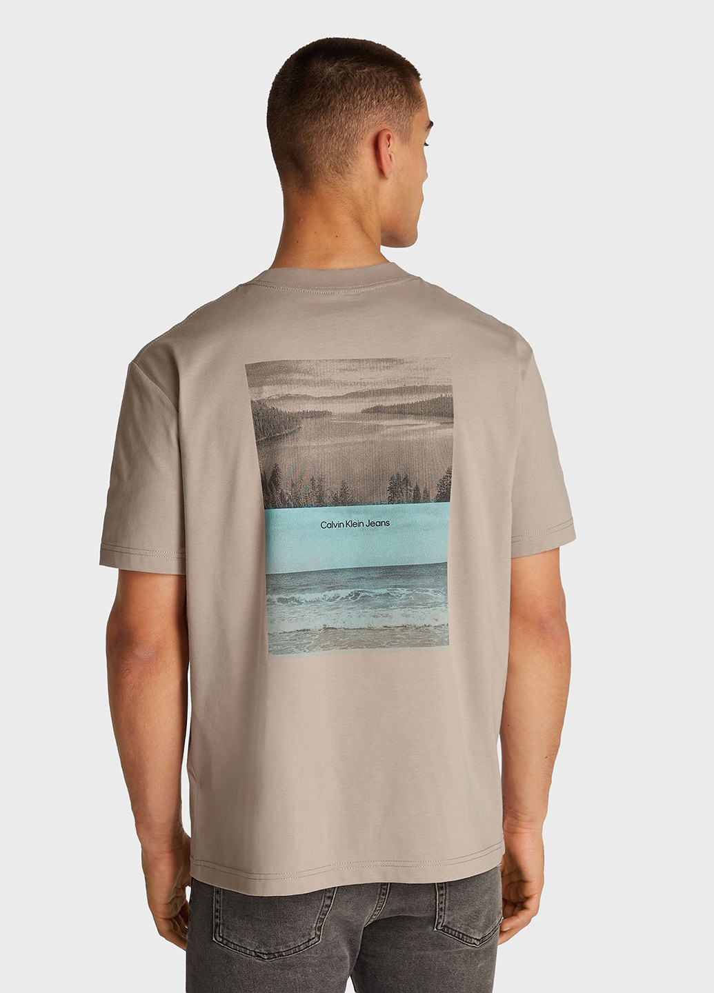 Бежевая футболка Calvin Klein Jeans