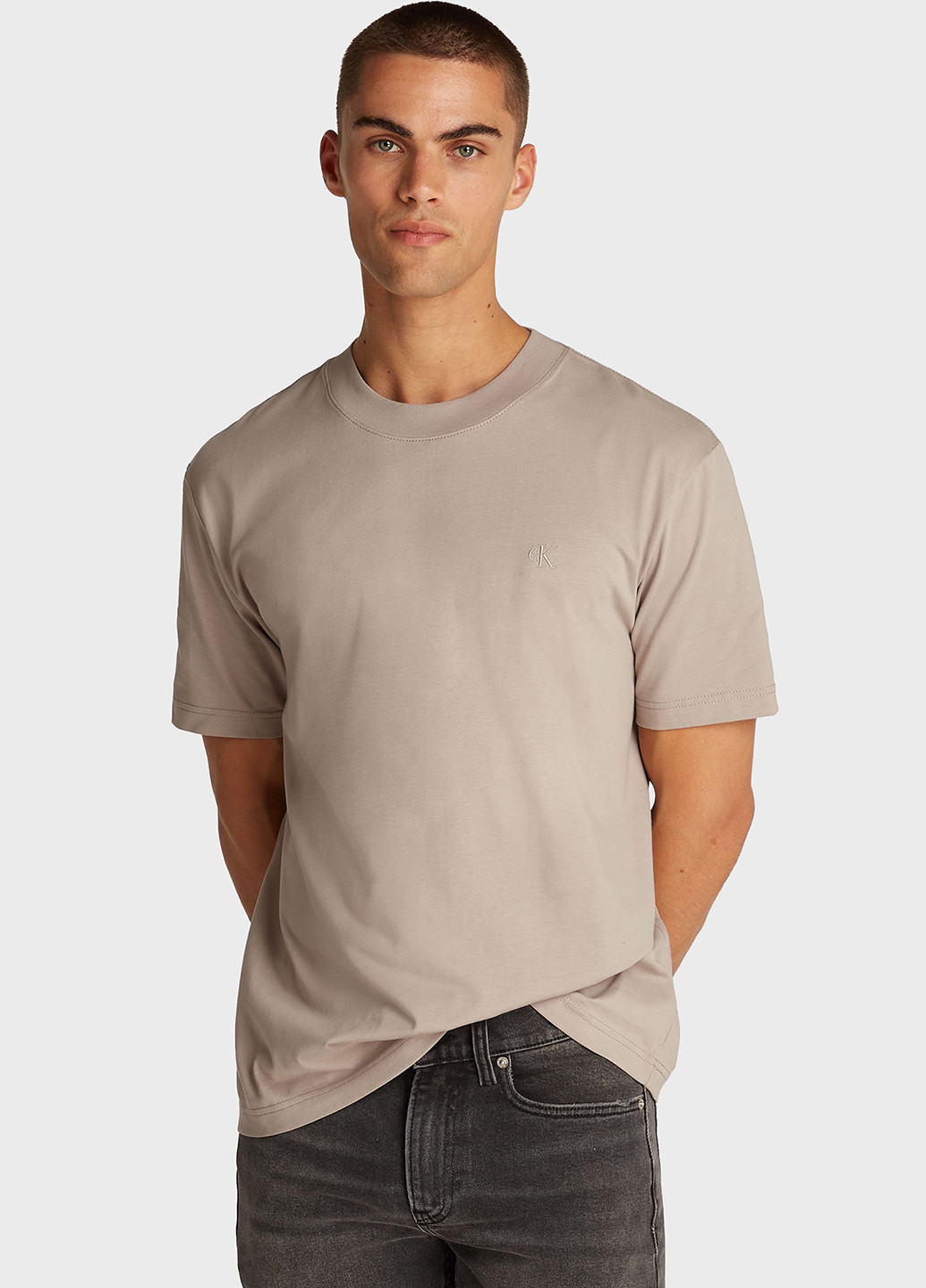 Бежевая футболка Calvin Klein Jeans