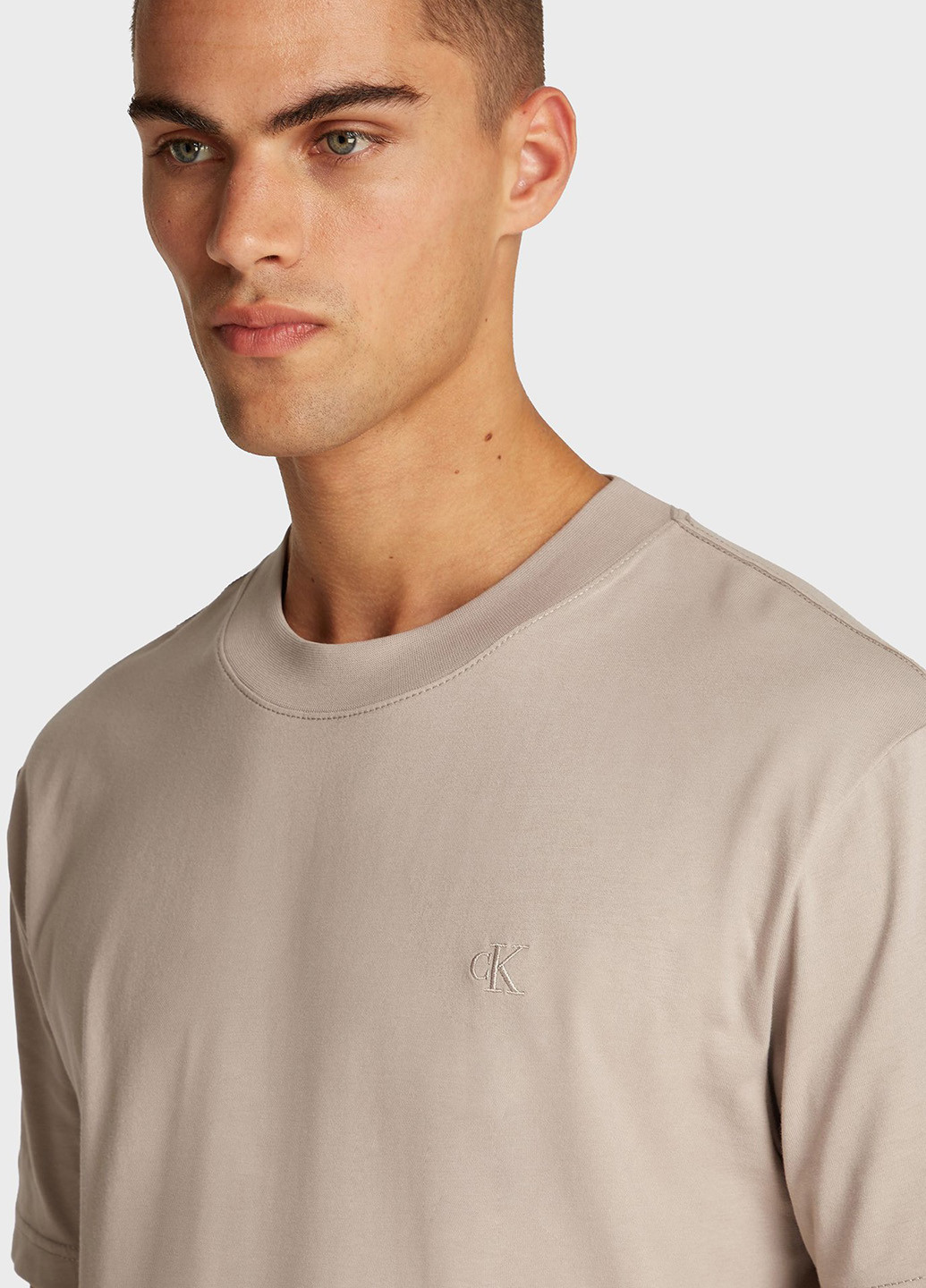Бежевая футболка Calvin Klein Jeans