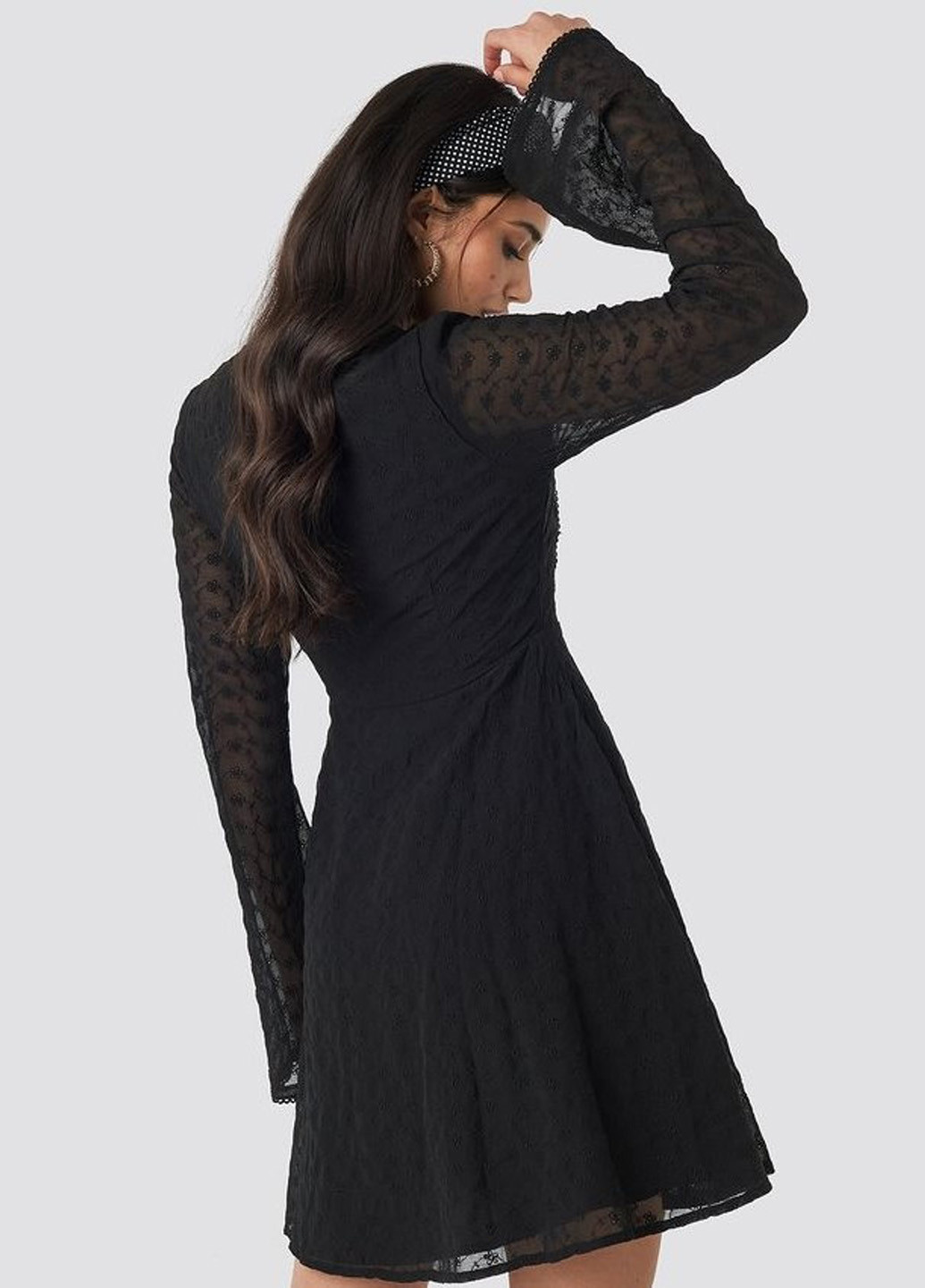 Черное кэжуал платье клеш NA-KD с цветочным принтом
