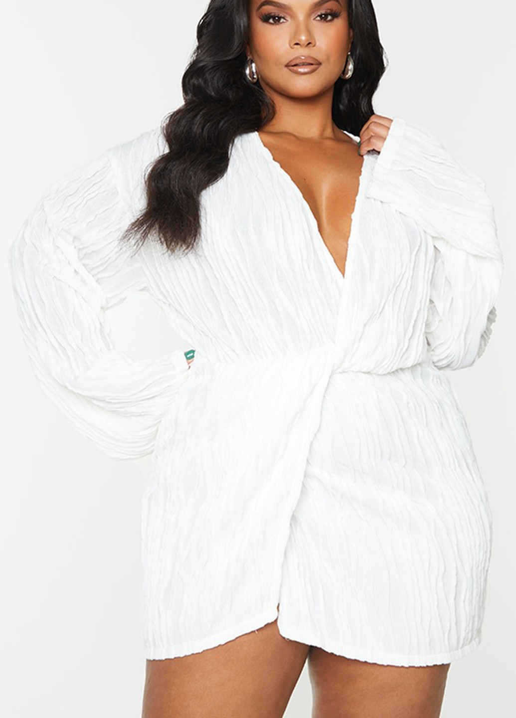 Білий кежуал cукня на запах PrettyLittleThing однотонна