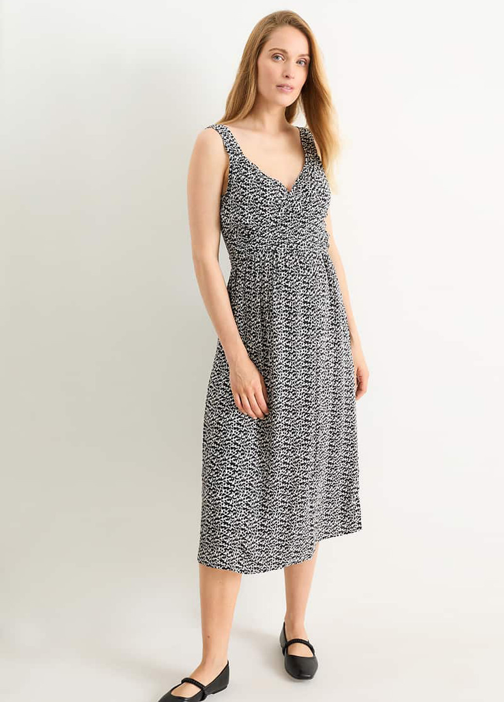 Черно-белое кэжуал платье для беременных а-силуэт C&A с абстрактным узором