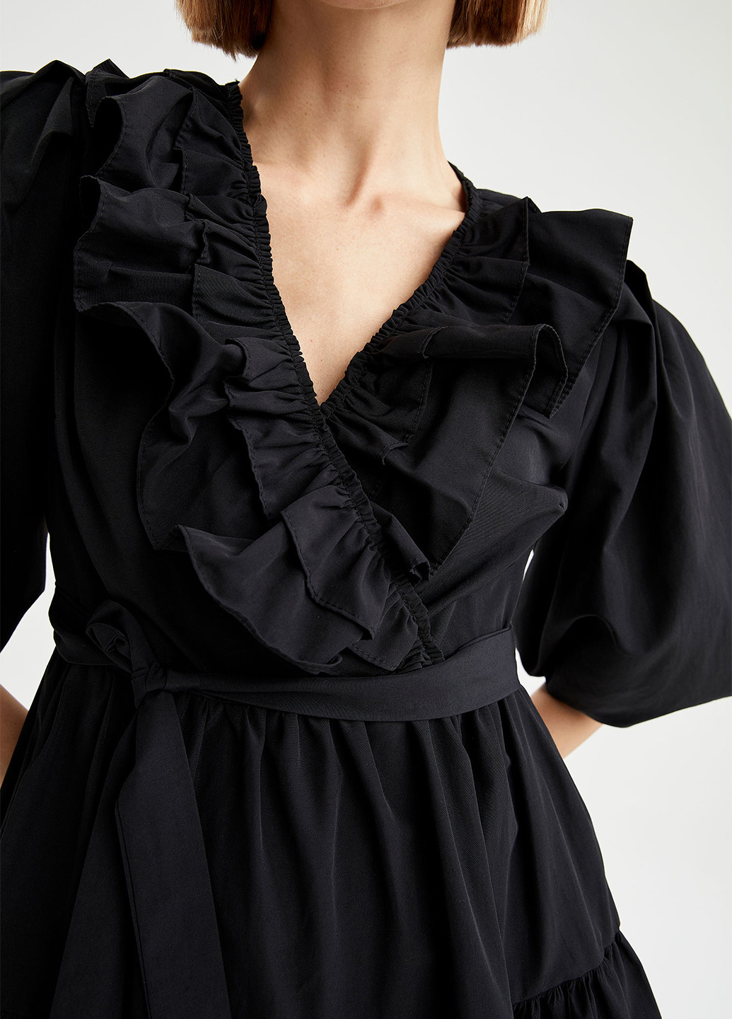 Черное кэжуал платье а-силуэт, на запах DeFacto однотонное