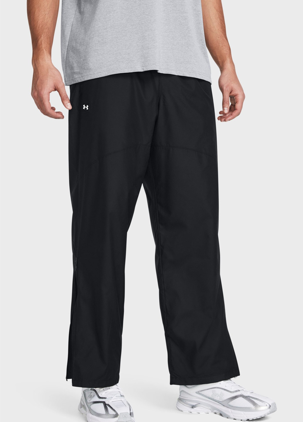 Черные спортивные демисезонные прямые брюки Under Armour