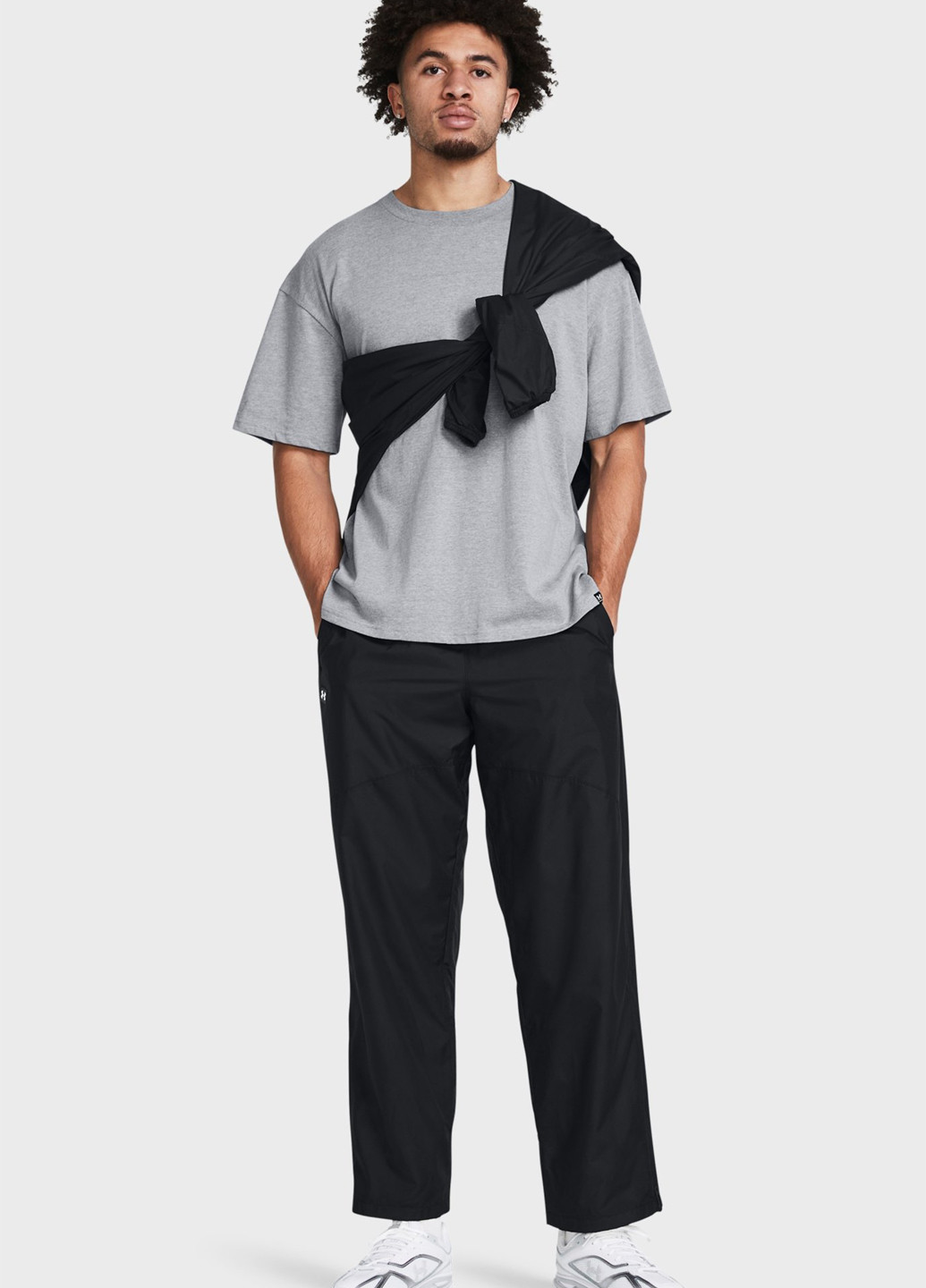 Черные спортивные демисезонные прямые брюки Under Armour