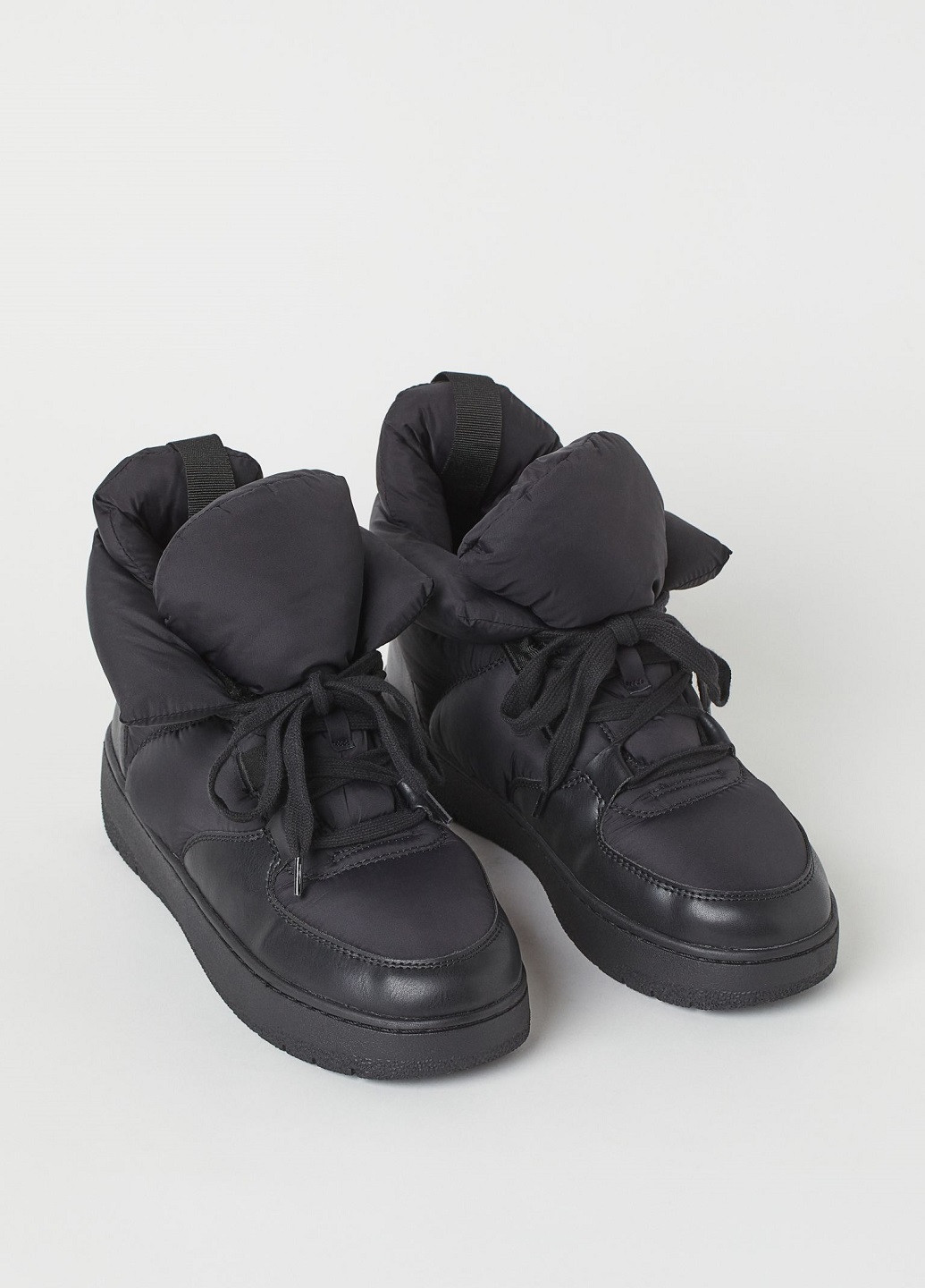 Черные демисезонные кроссовки H&M