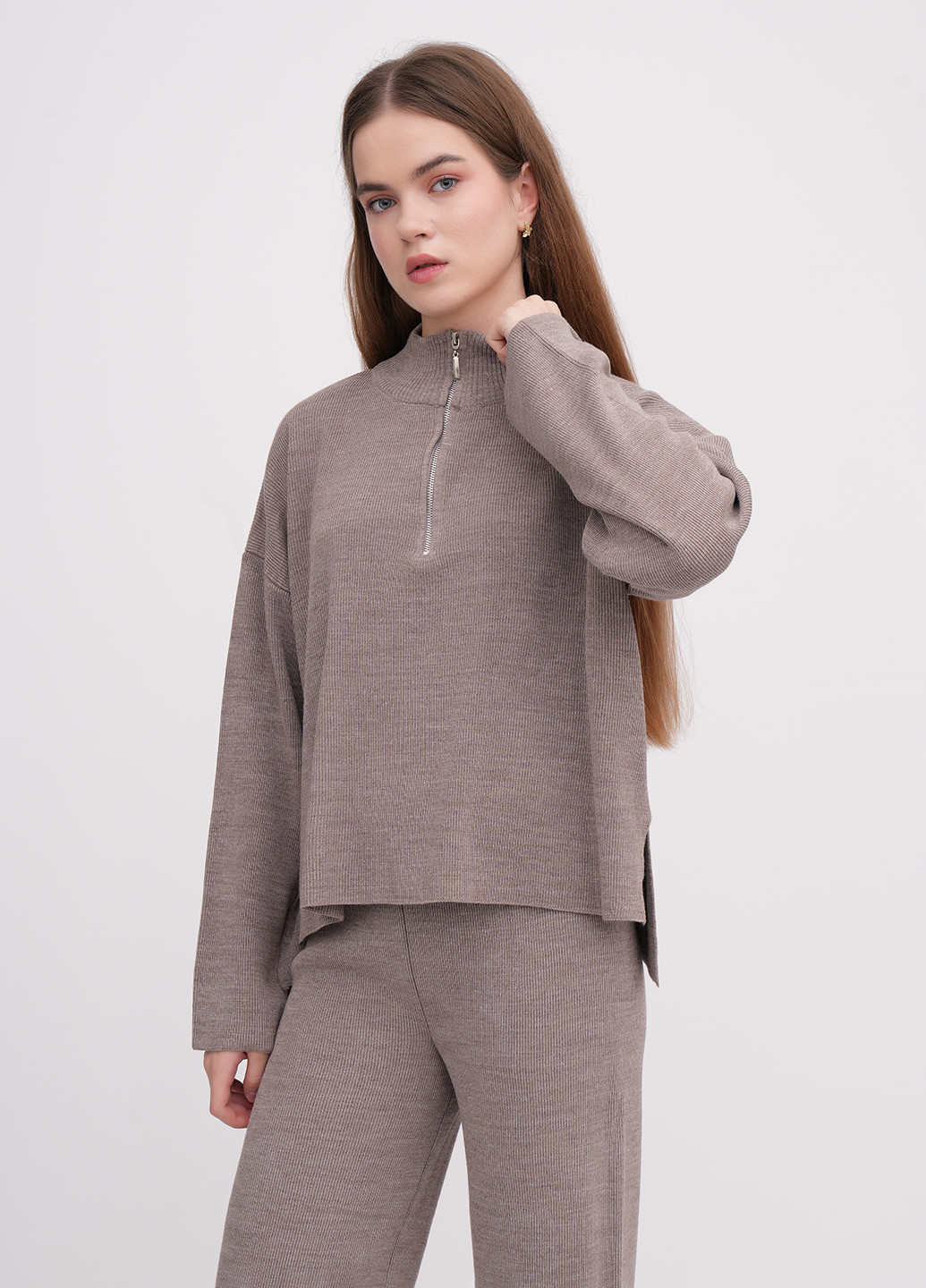 Кофейный демисезонный свитер EQUILIBRI