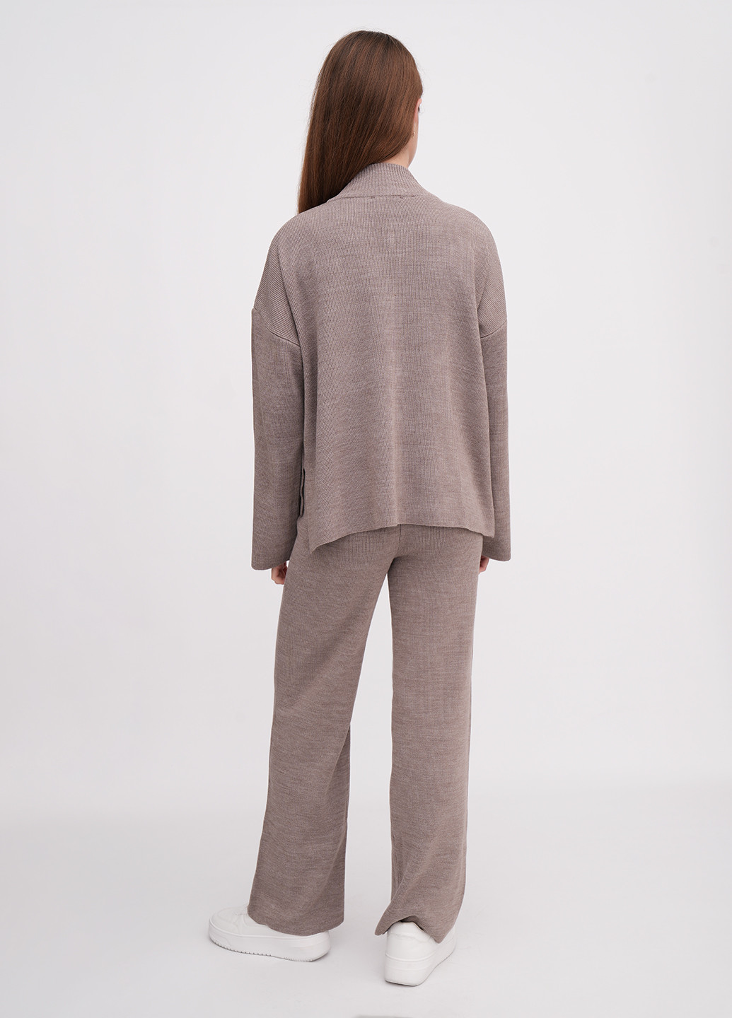 Кофейный демисезонный свитер EQUILIBRI