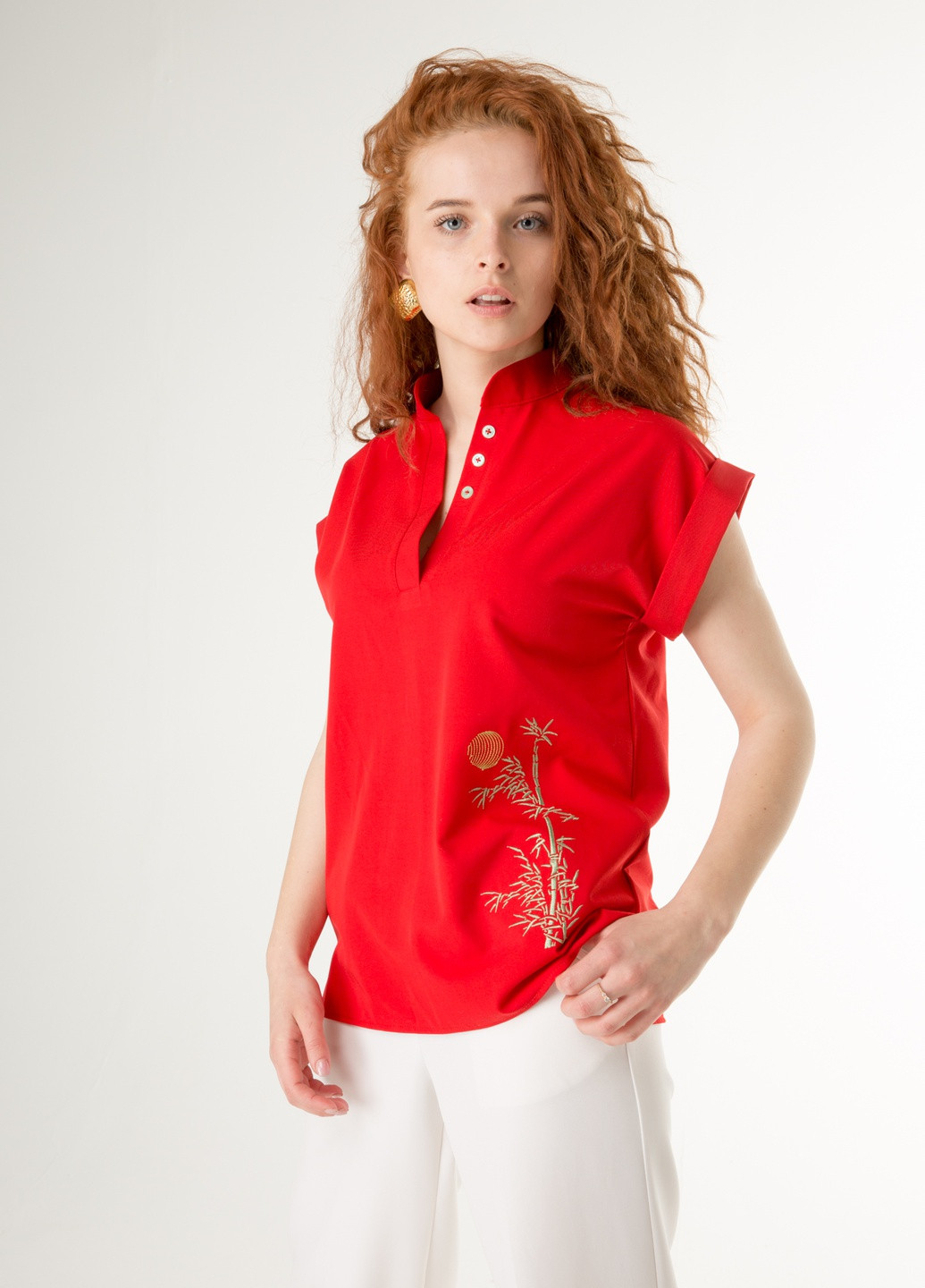 Красная красная блуза с вышивкой "бамбук" и воротником стойкой INNOE Блуза