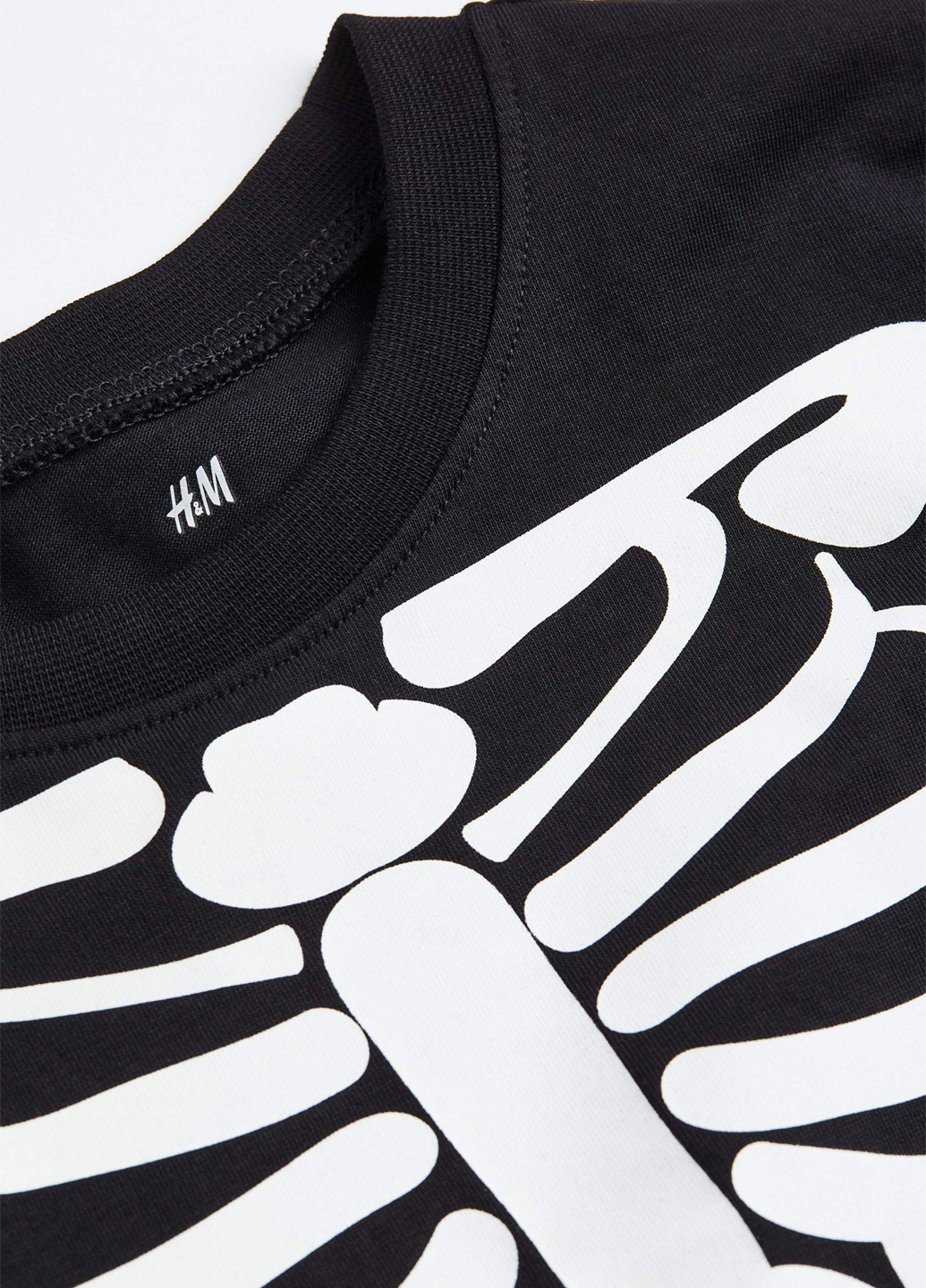 Черный демисезонный кэжуал лонгслив H&M с рисунком