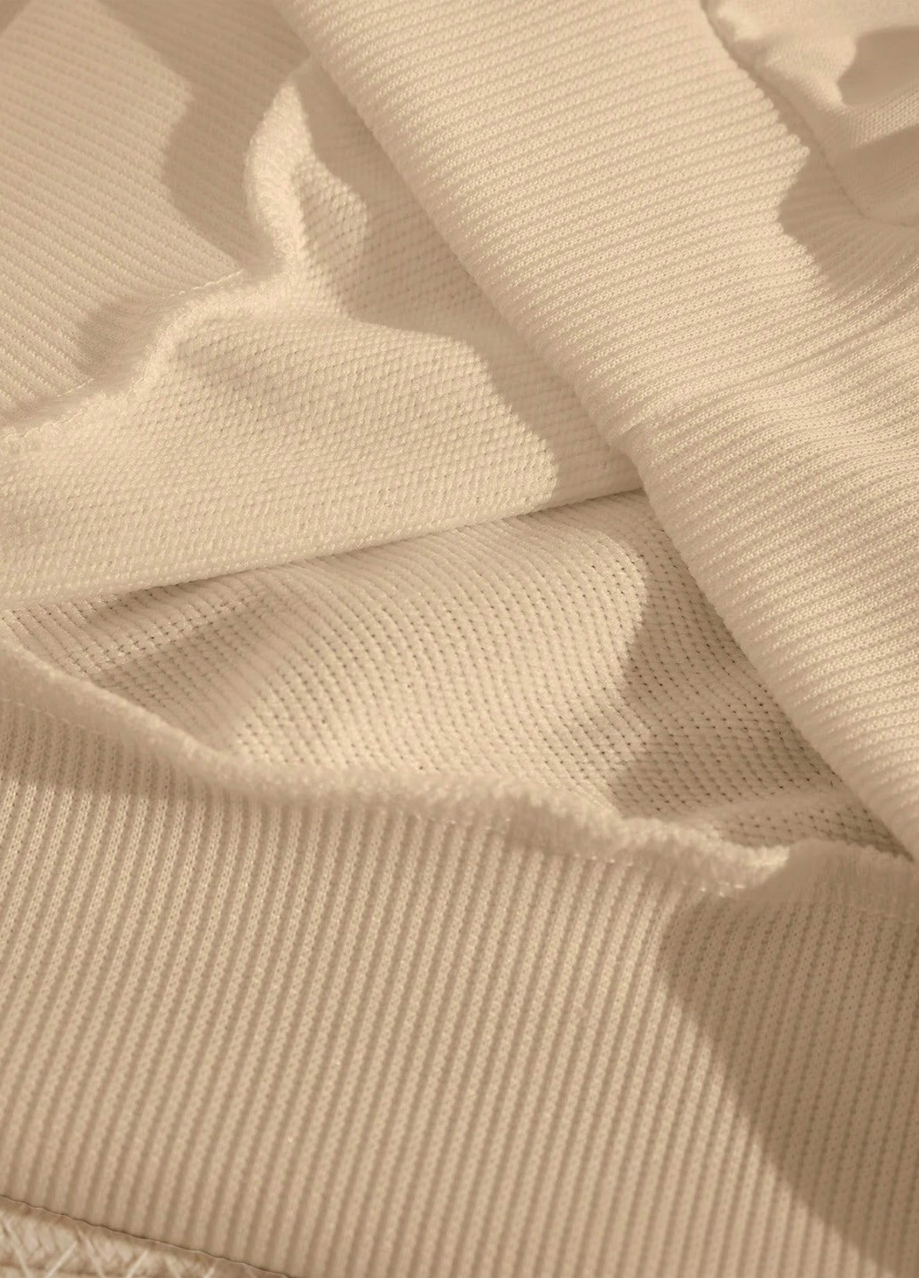 Бежевый свитшот SHEIN надпись без декора (324027770)