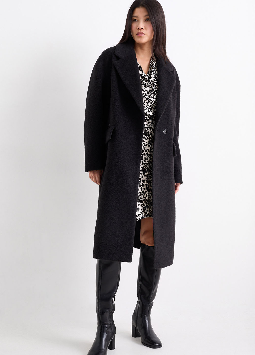 Черно-белое деловое, кэжуал платье клеш C&A с абстрактным узором