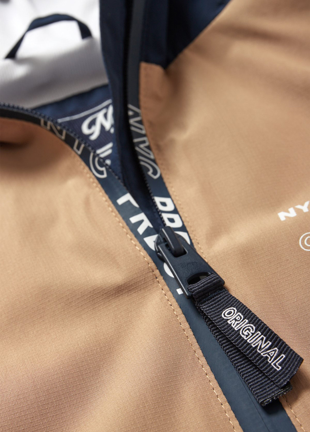 Комбинированная демисезонная ветровка C&A