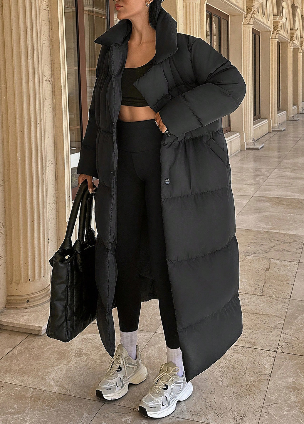 Чорна зимня куртка SHEIN