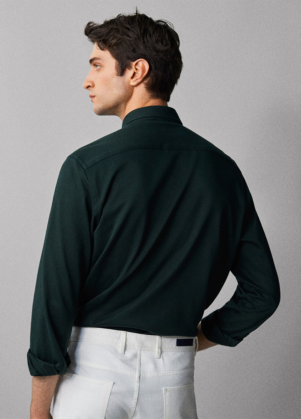 Темно-зеленая кэжуал рубашка однотонная Massimo Dutti