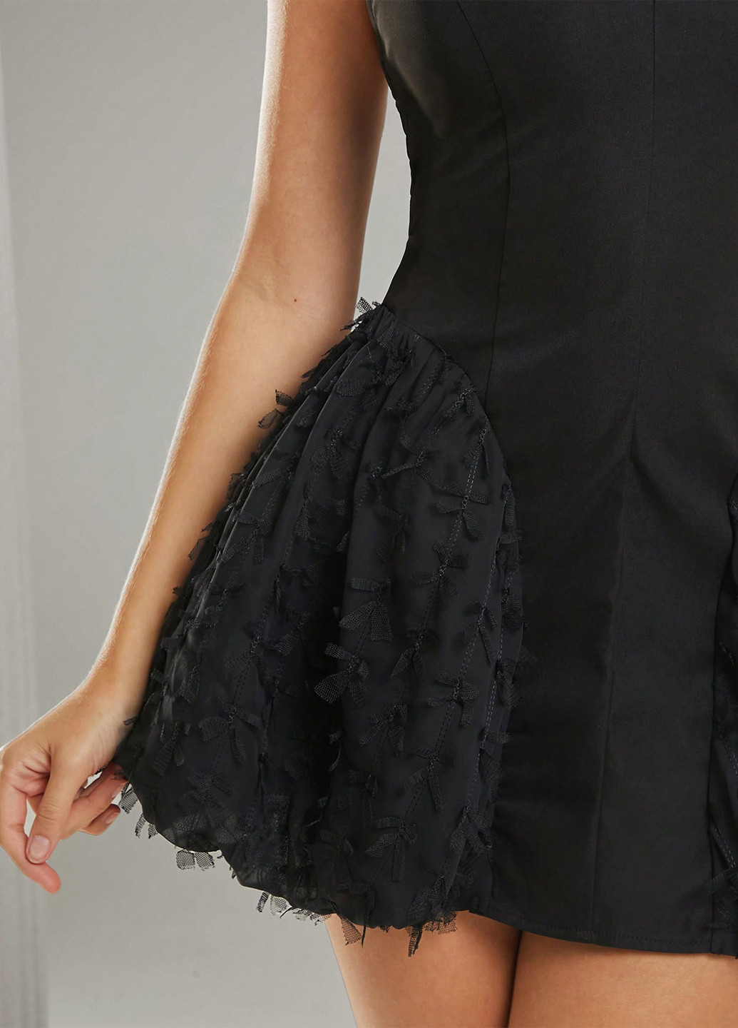 Черное коктейльное, кэжуал платье с юбкой-солнце SHEIN однотонное