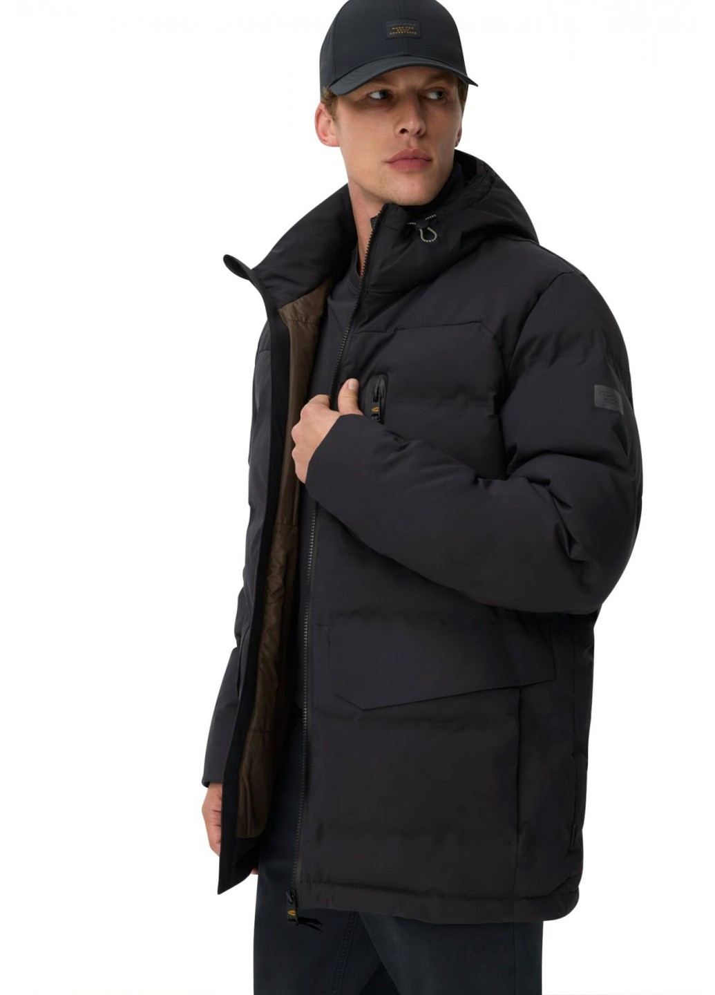 Черная зимняя куртка Camel Active 420904-6N14-47