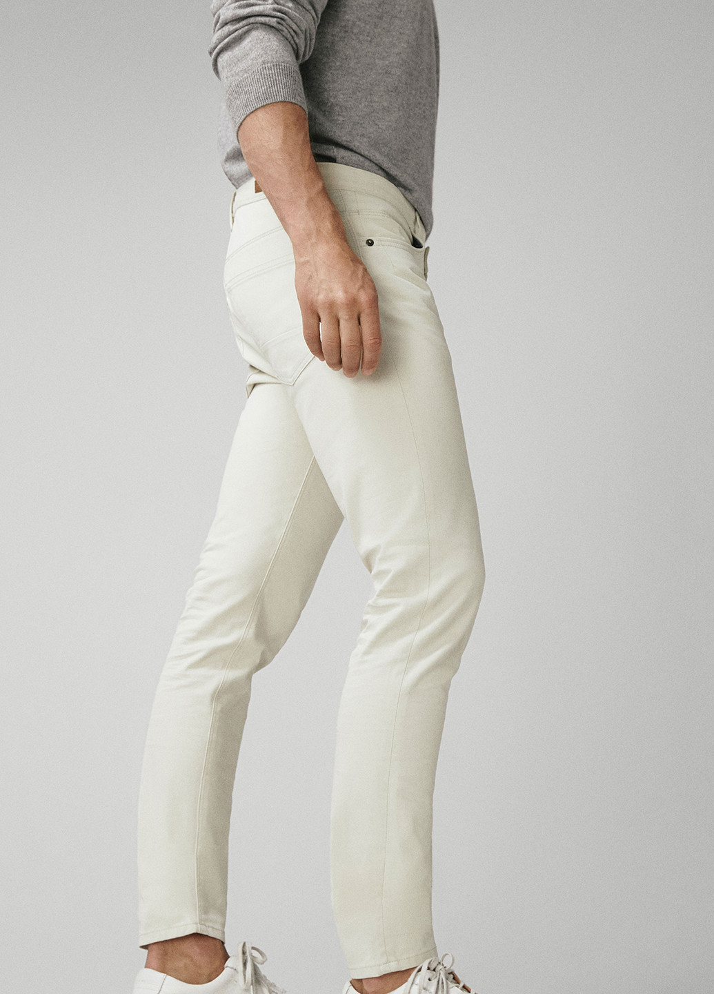 Молочные джинсовые демисезонные зауженные брюки Massimo Dutti