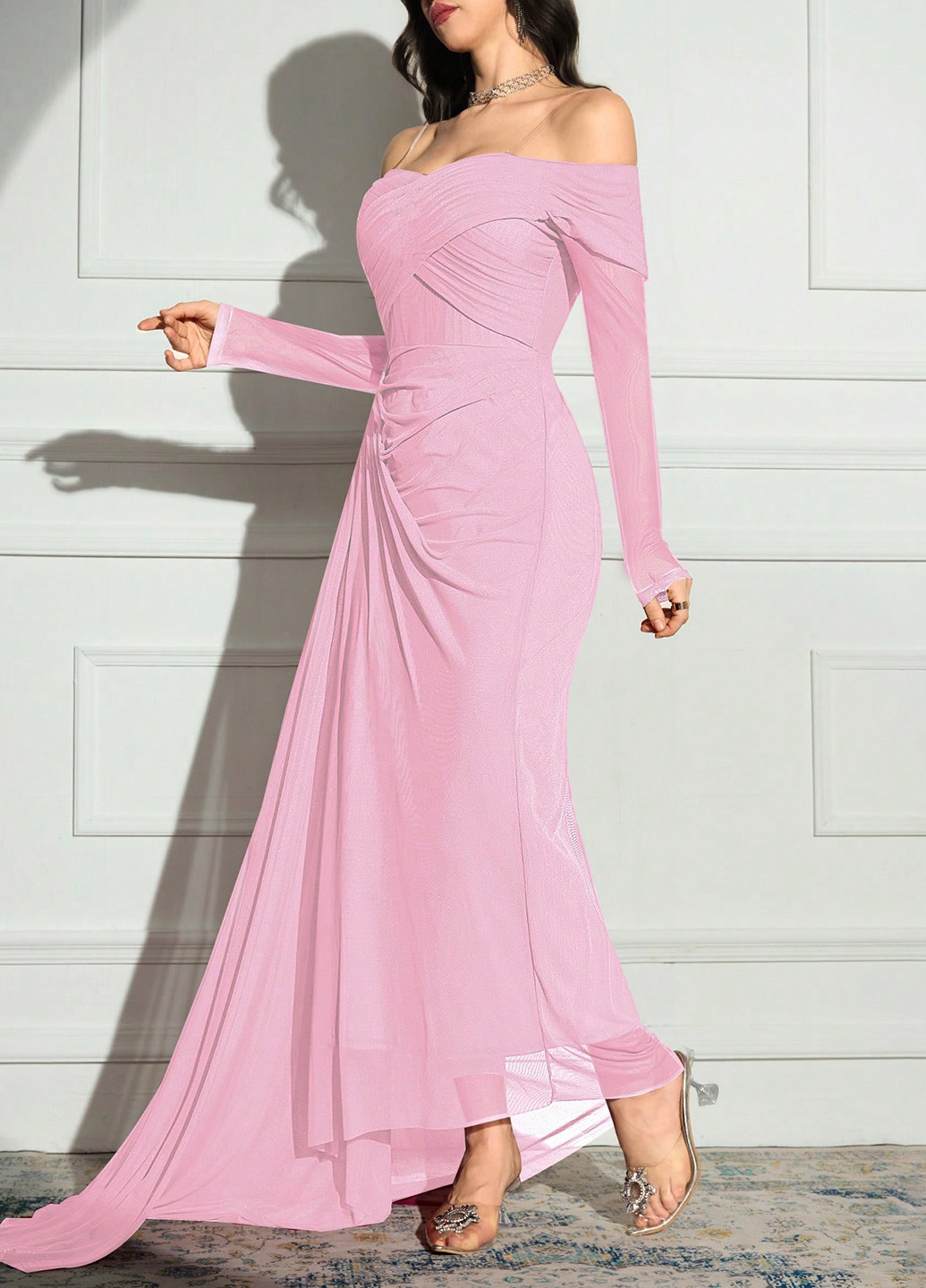 Розовое вечернее, праздничный платье со шлейфом, с открытыми плечами, футляр SHEIN однотонное