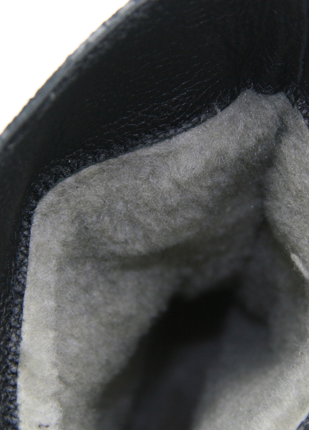 Черные зимние полусапоги Mila