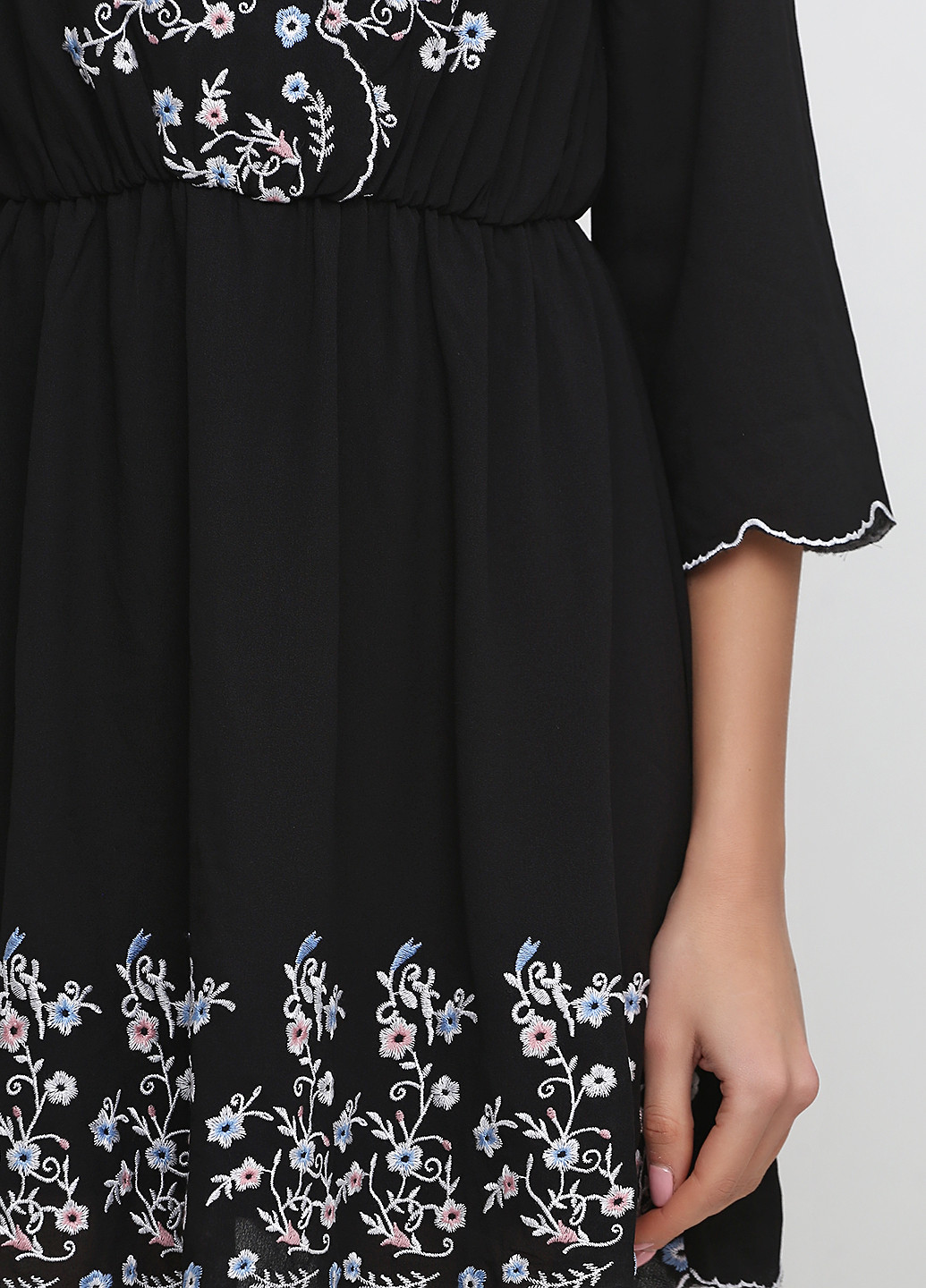 Черное кэжуал платье H&M с цветочным принтом