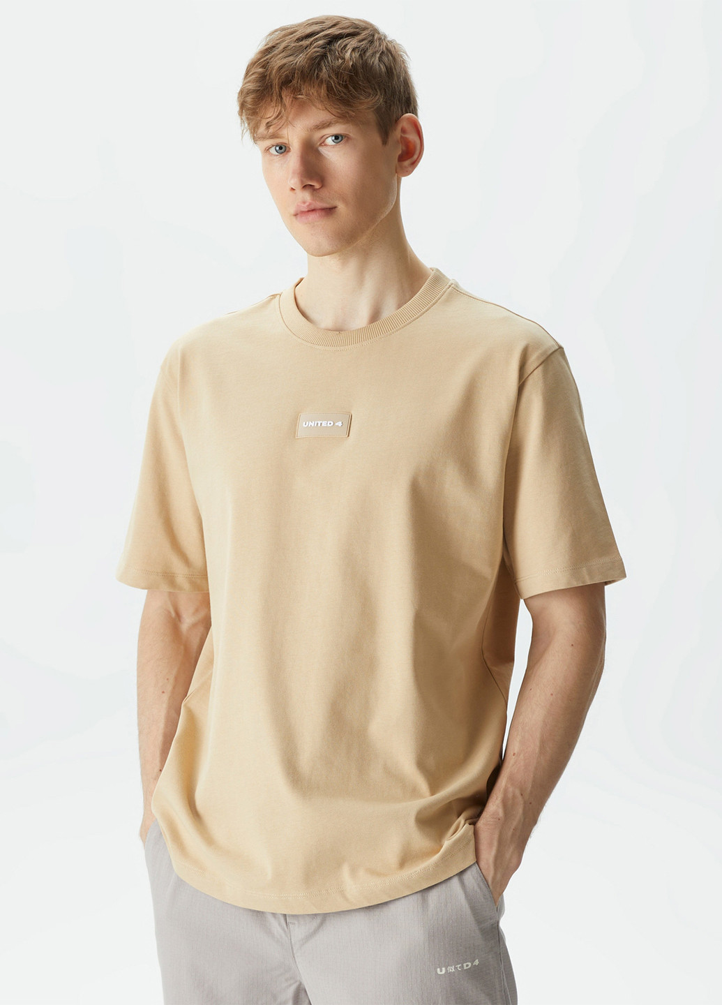 Песочная футболка UNITED4
