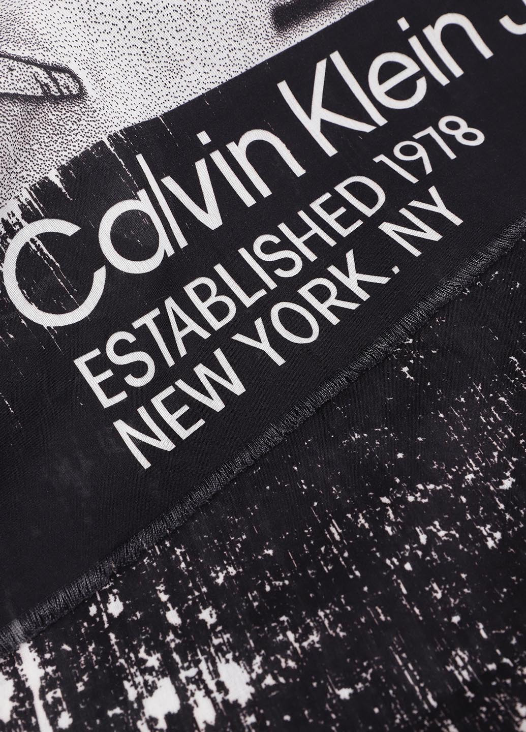 Шарф Calvin Klein Monologo Embro Scarf (328399674)