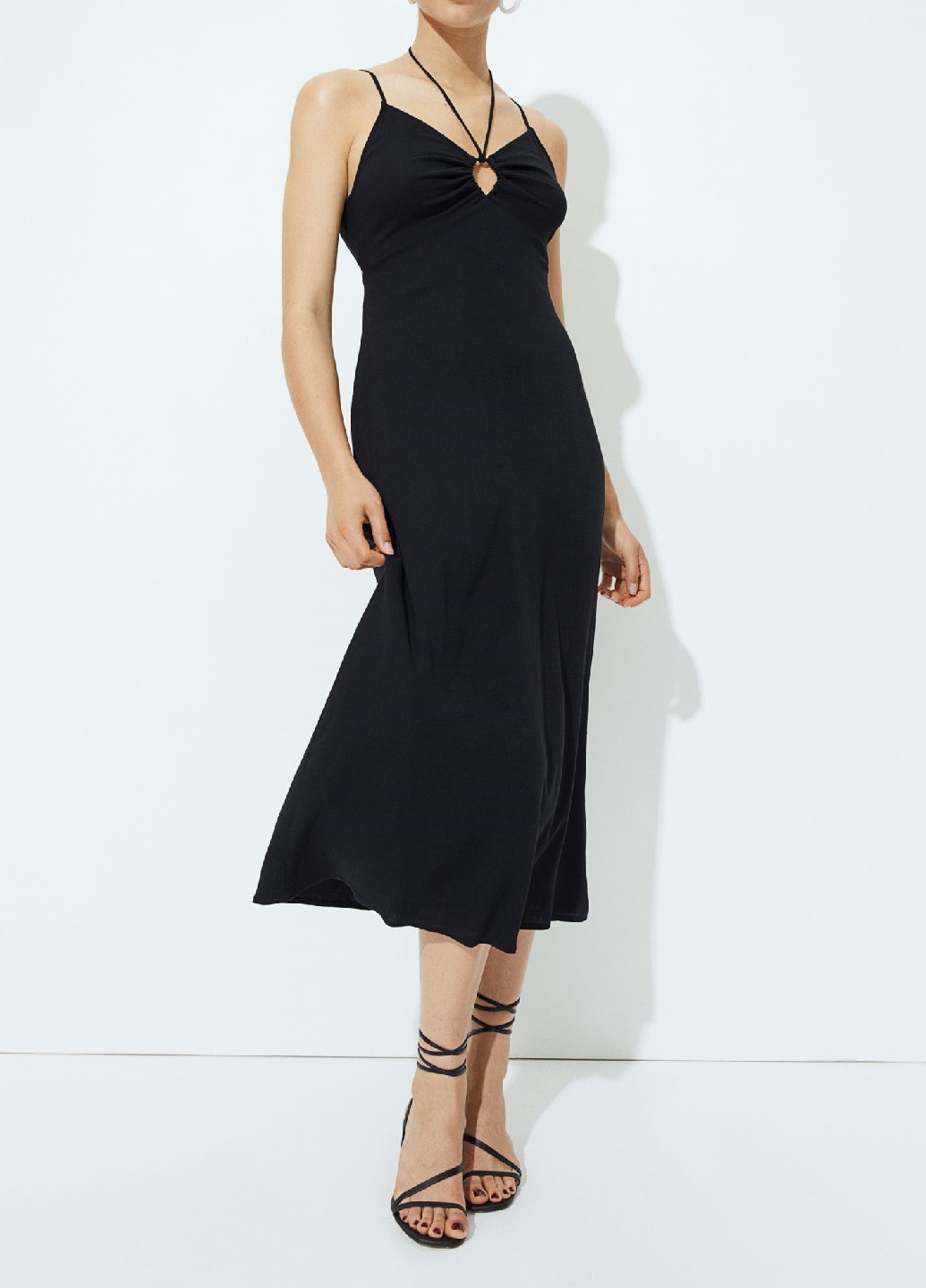 Черное кэжуал платье H&M однотонное