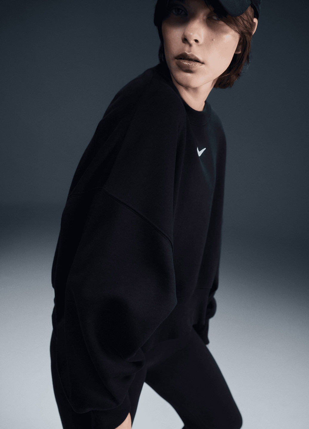 Чорний світшот Nike однотонний без декору (329148505)