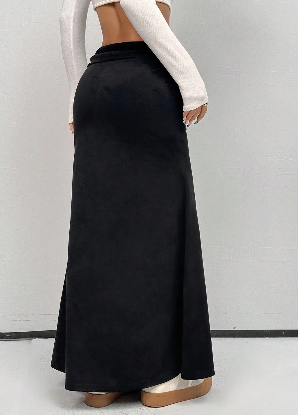 Черная кэжуал однотонная юбка SHEIN годе