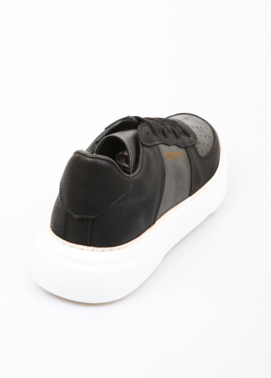 Серебряные всесезонные кроссовки South