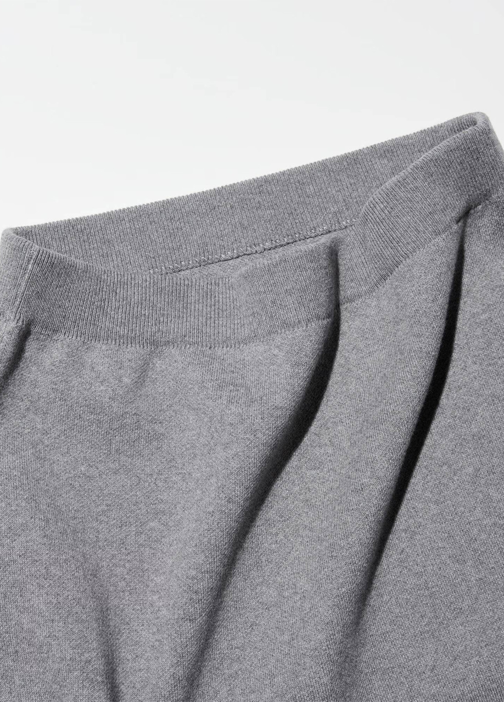 Серая кэжуал однотонная юбка Uniqlo карандаш