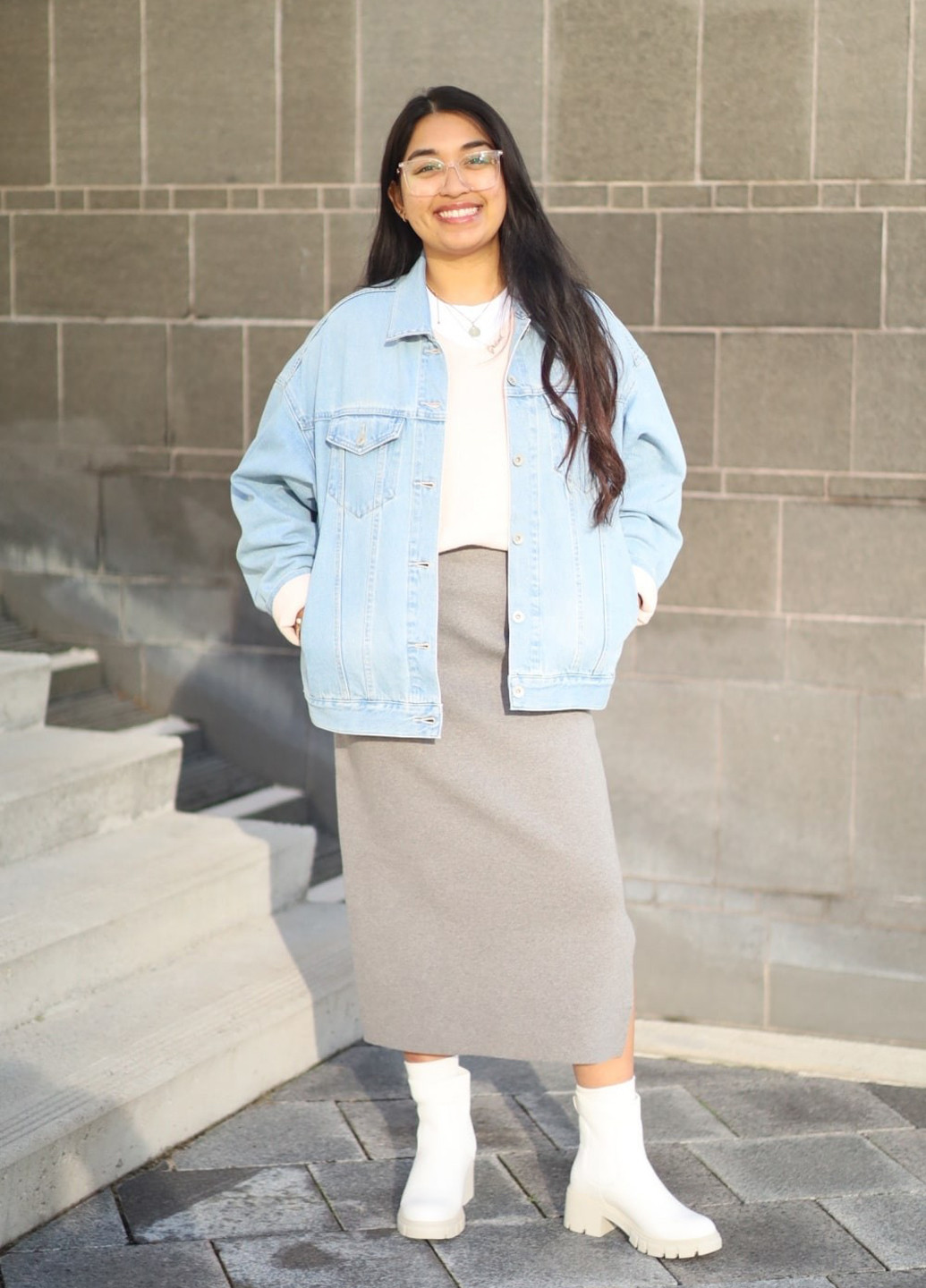 Серая кэжуал однотонная юбка Uniqlo карандаш