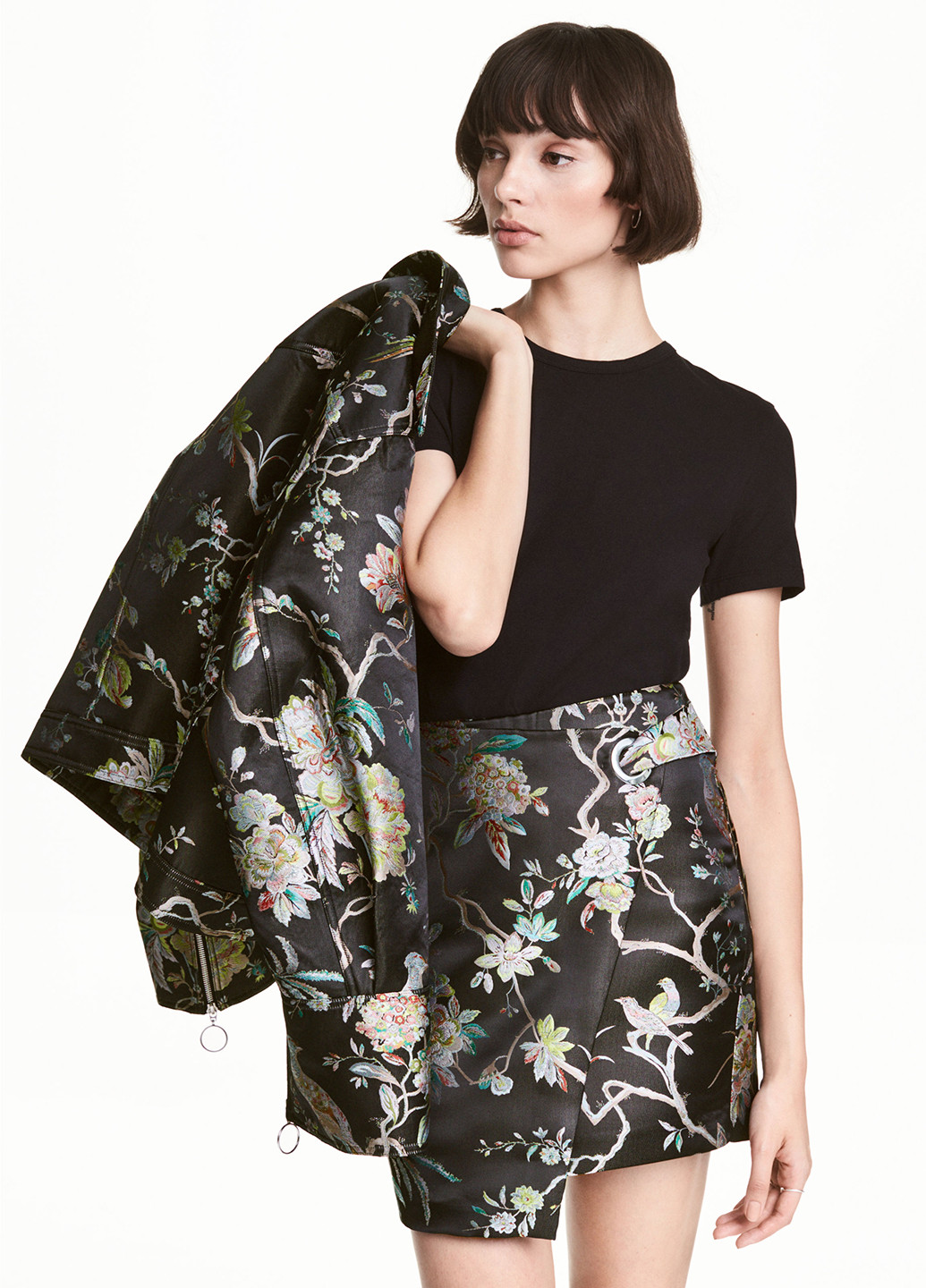 Черная кэжуал с рисунком юбка H&M мини