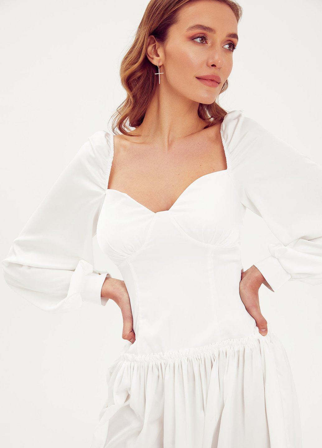 Білий повсякденний шовкове біле плаття з рюшами Gepur однотонна
