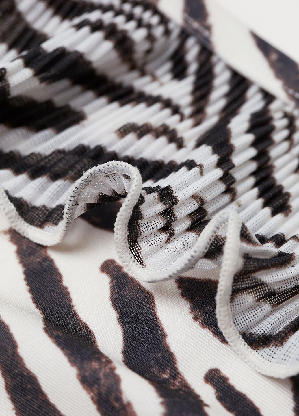 Черно-белые купальные трусики-плавки с животным (анималистичным) принтом H&M
