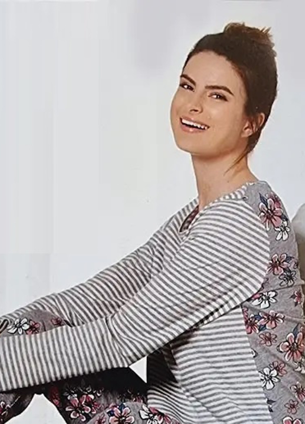 Комбинированная всесезон пижама (лонгслив, брюки) лонгслив + брюки Esmara