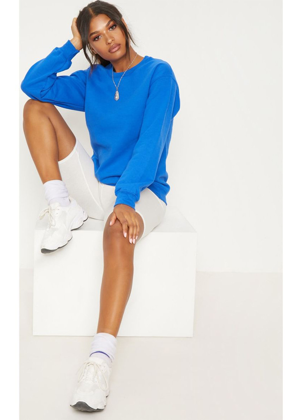 Блакитний світшот PrettyLittleThing однотонний без декору (293061674)