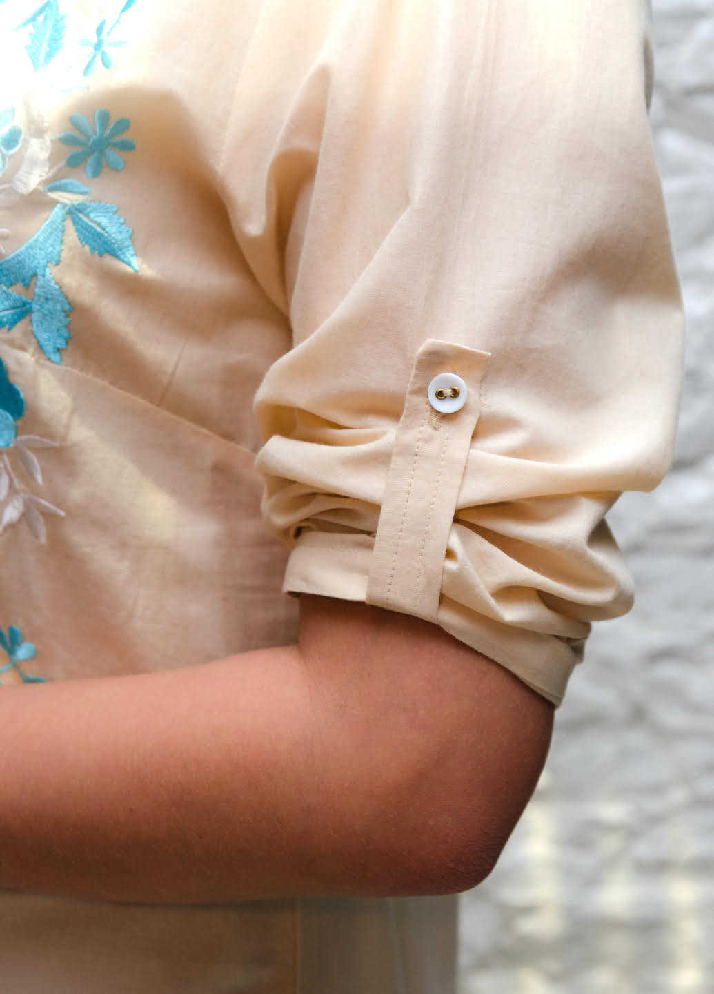 Бежевое кэжуал платье-туника Indira с цветочным принтом