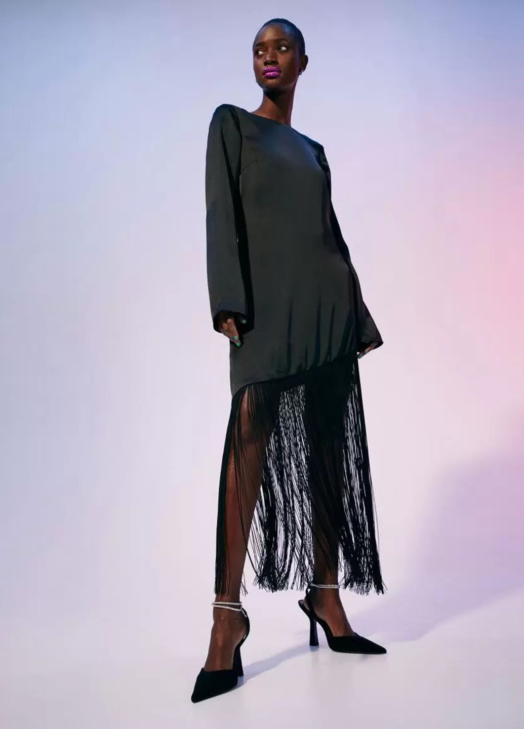 Черное повседневный платье с открытой спиной H&M однотонное