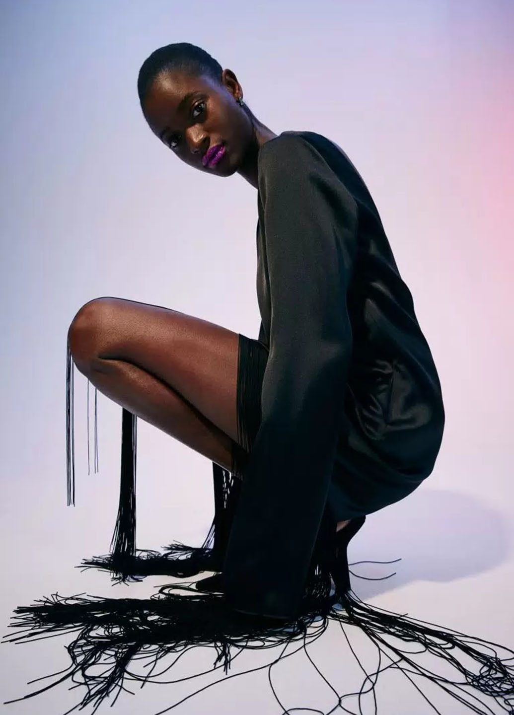 Черное повседневный платье с открытой спиной H&M однотонное