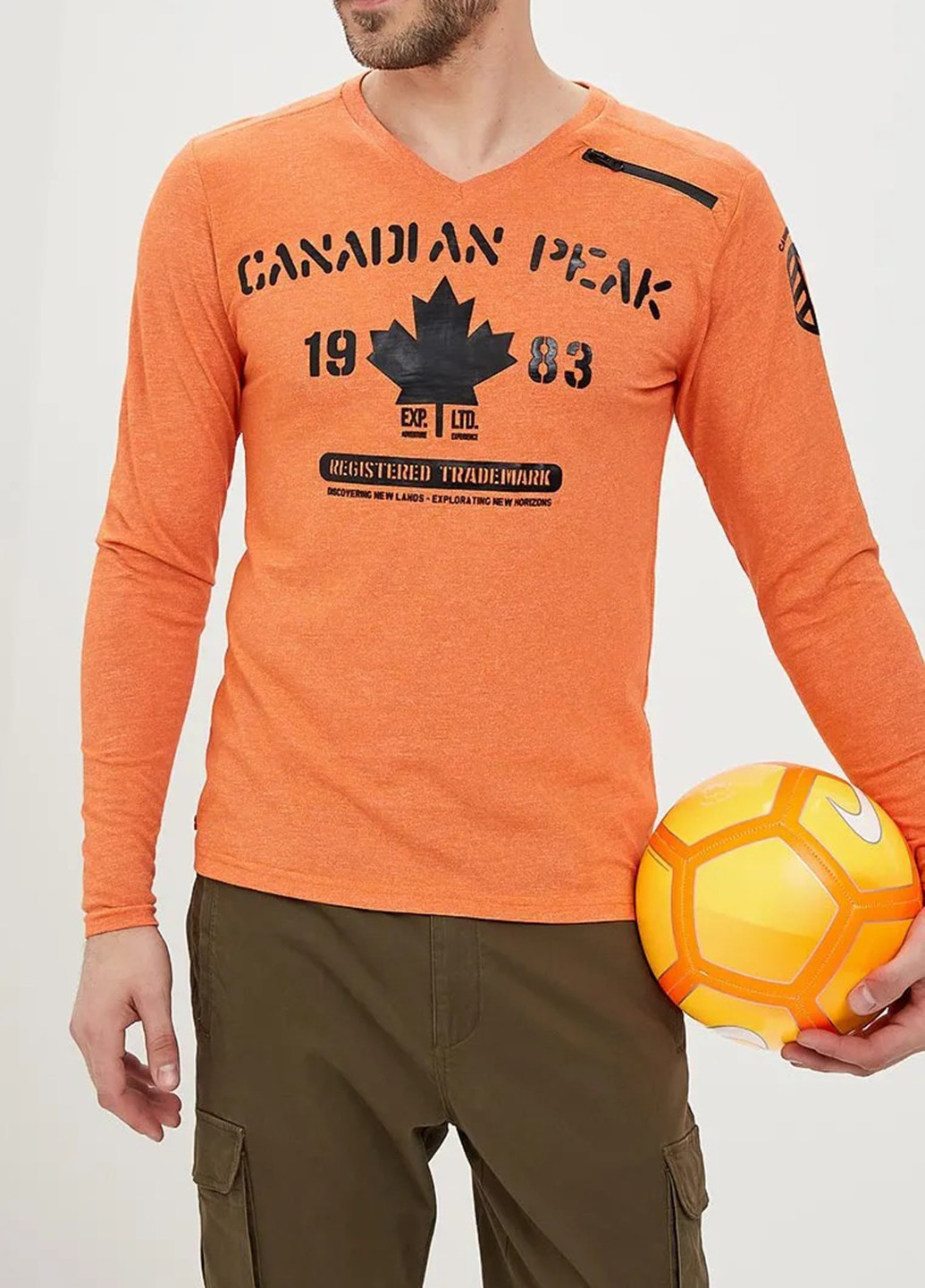 Оранжевый демисезонный кэжуал лонгслив Canadian Peak с надписями