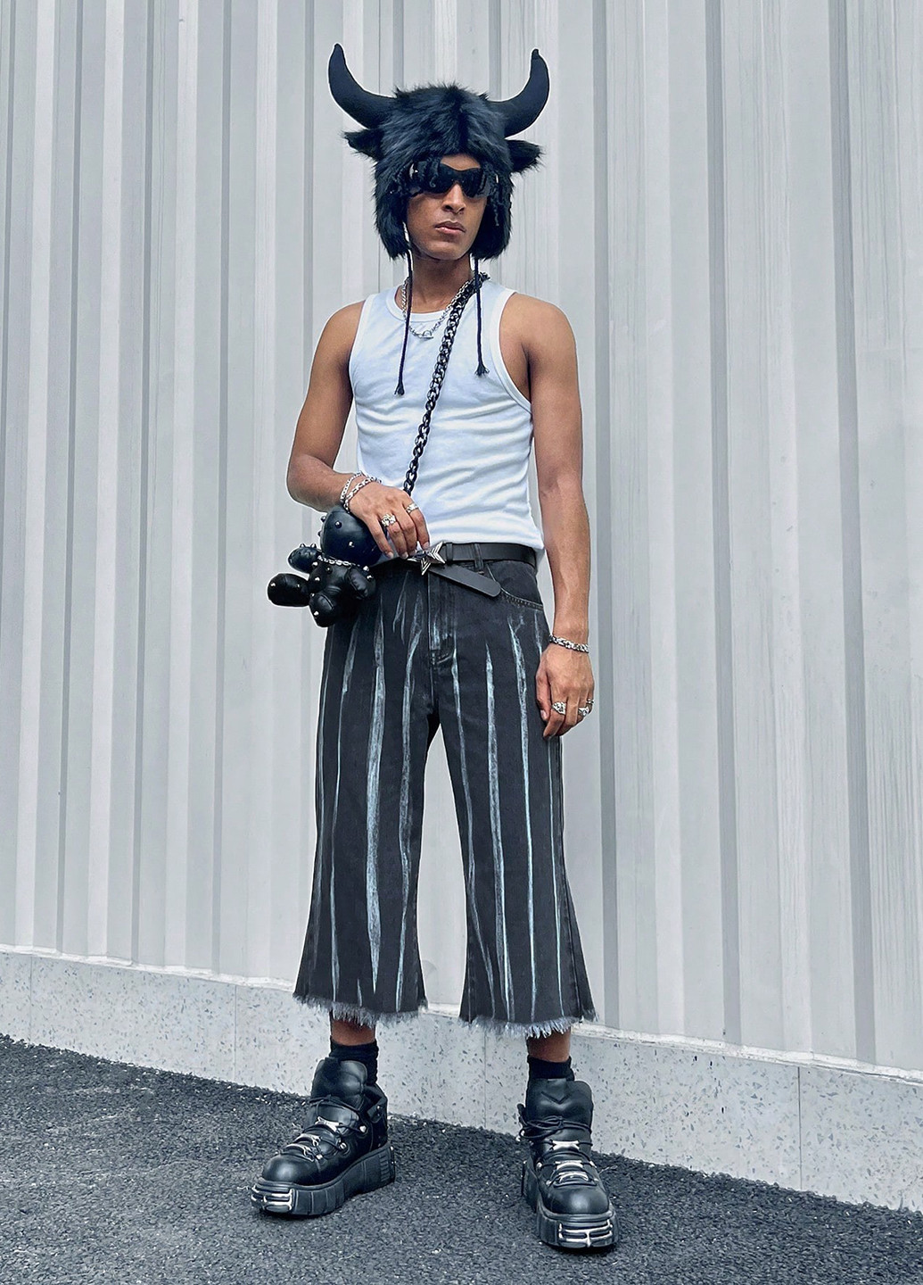 Темно-серые летние прямые, укороченные джинсы SHEIN