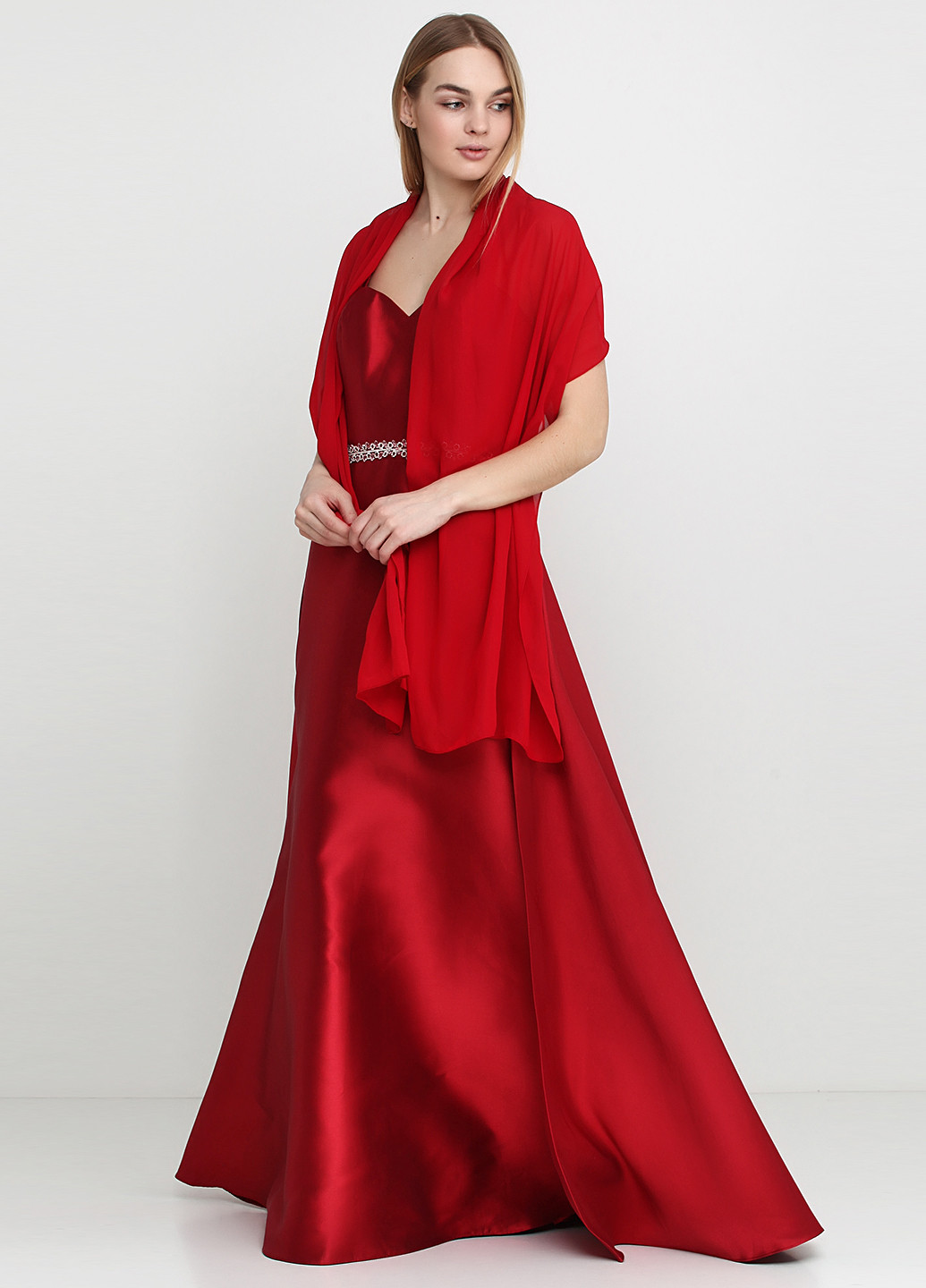 Красное вечернее платье Luxuar однотонное